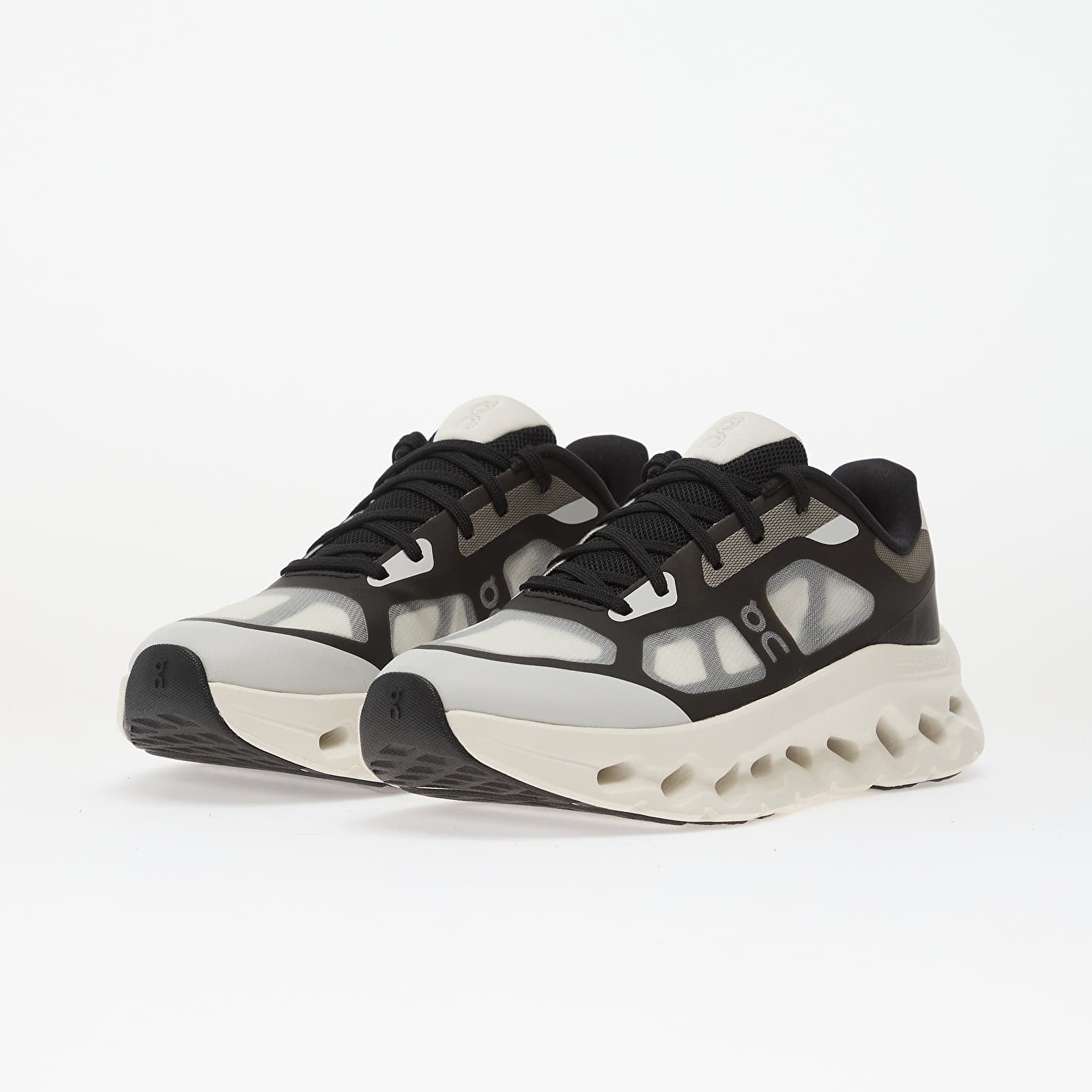 Women's sneakers and shoes On W Cloudtilt Remix Black/ Ivory