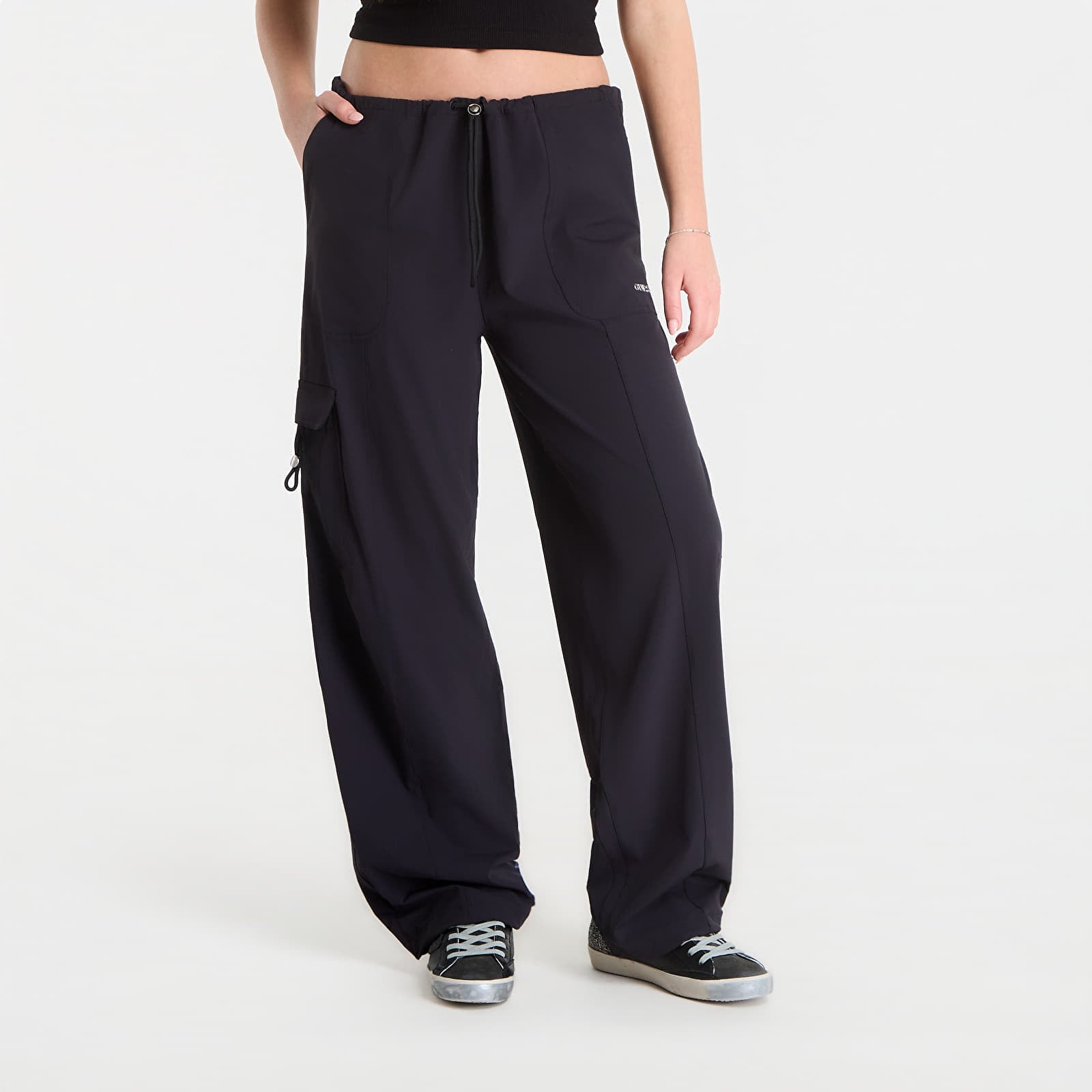 Püksid GUESS Nat Cargo Pants Jet Black