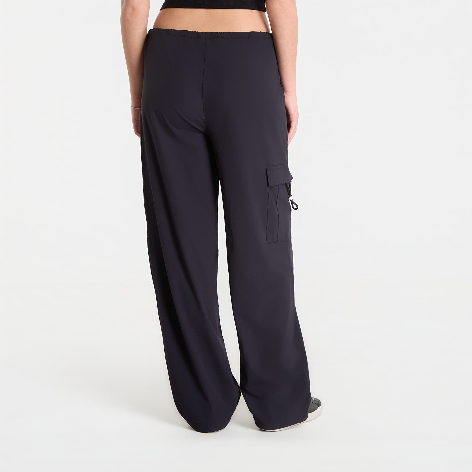 Püksid GUESS Nat Cargo Pants Jet Black