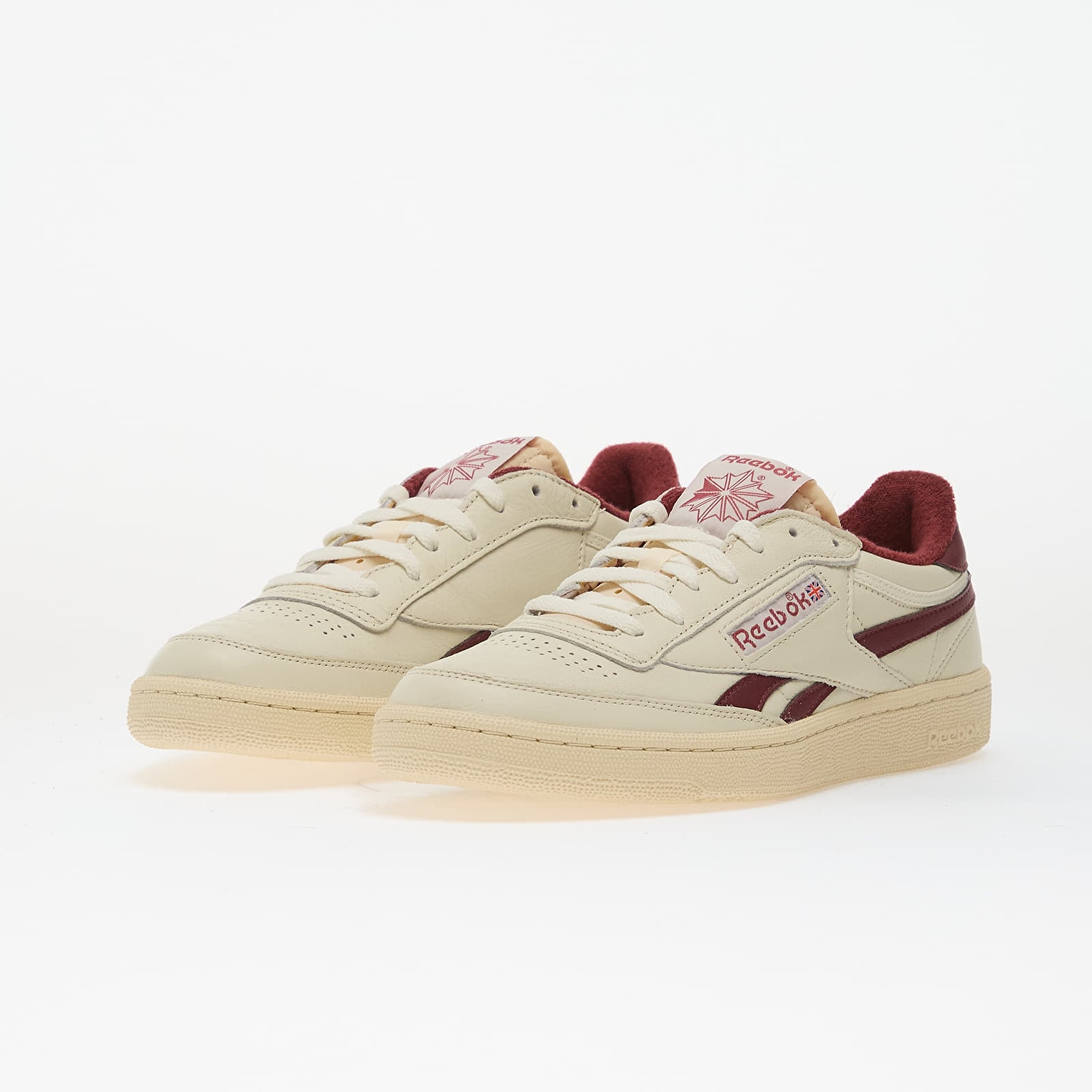 Miesten lenkkarit ja kengät Reebok Club C Revenge Vintage Vintage Chalk/ Paper White/ Classicburgundry