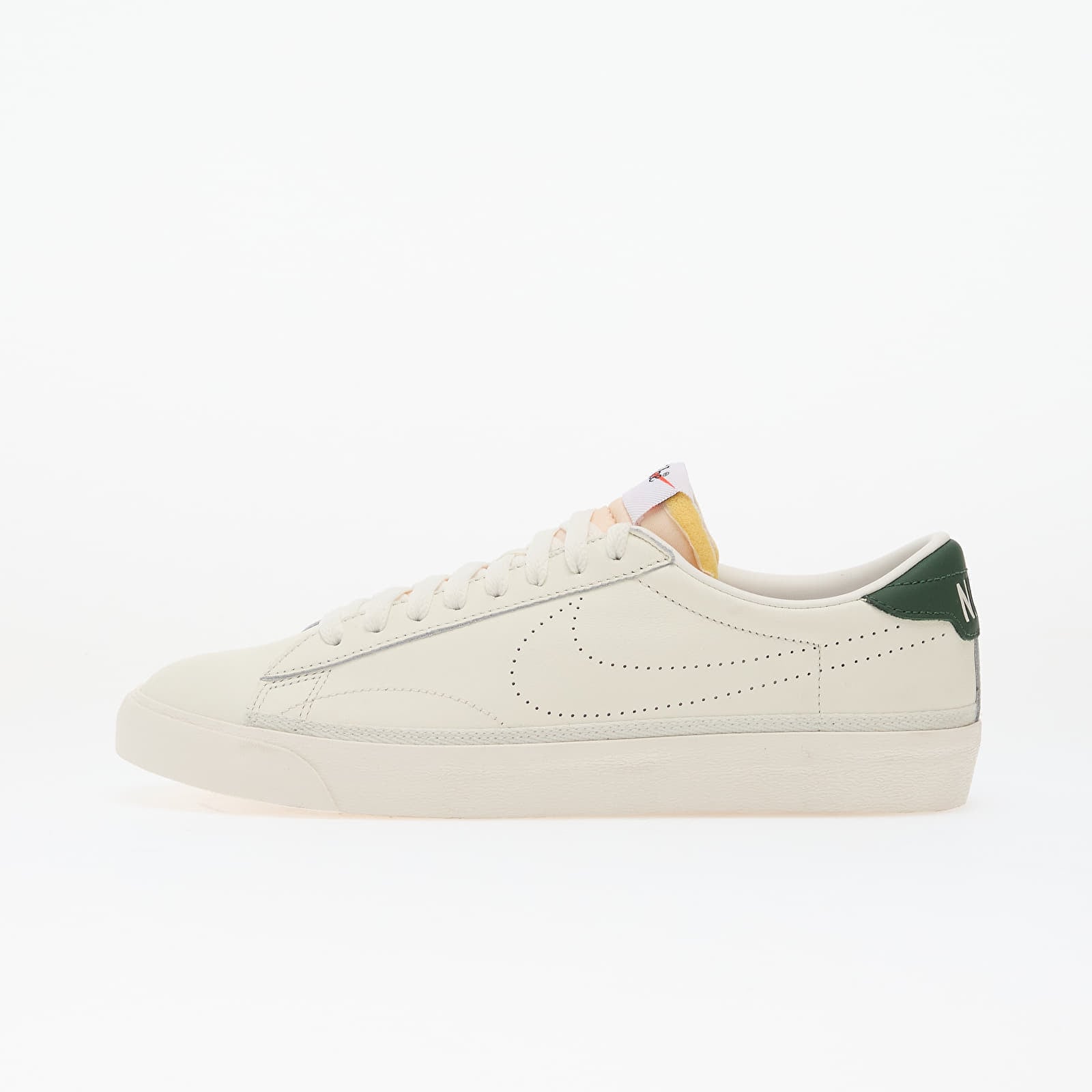 Сникърси Nike Tennis Classic Ac Sail/ Sail-Fir-Team Orange EUR 41