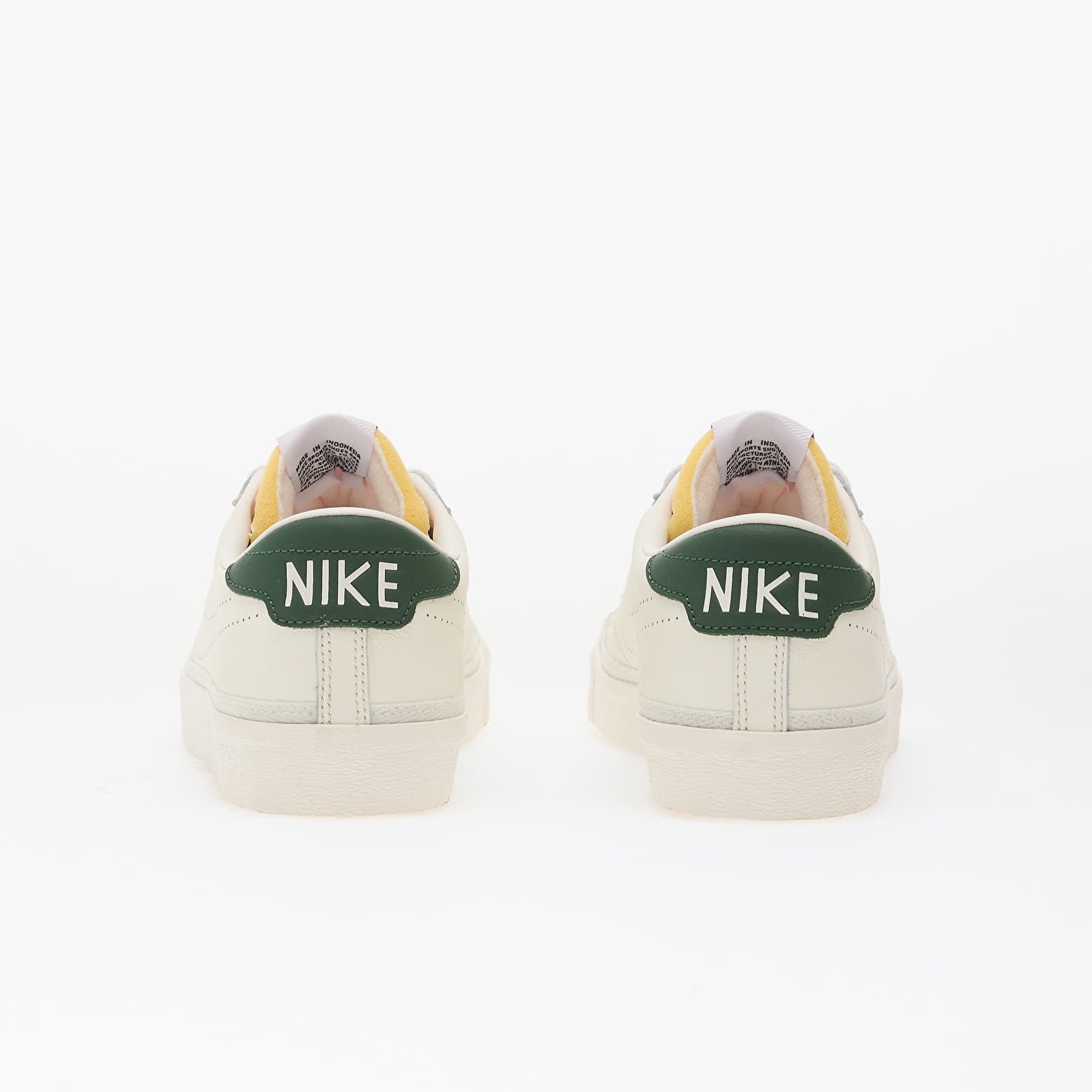 Moški čevlji Nike Tennis Classic Ac Sail/ Sail-Fir-Team Orange