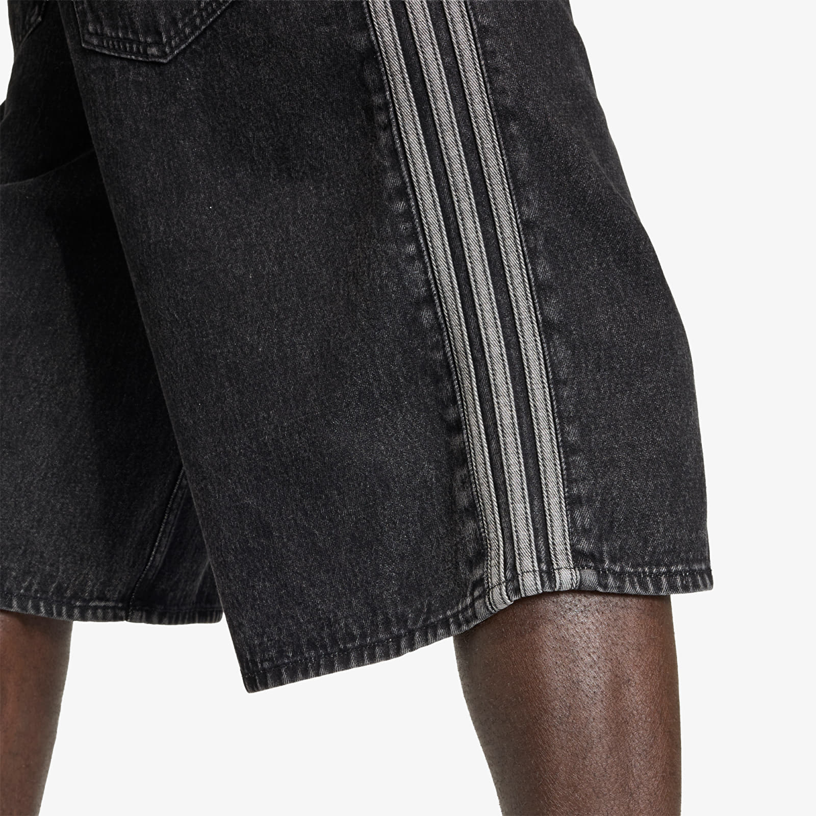 Kraťasy adidas Firebird Adicolor Denim Shorts True Black Denim