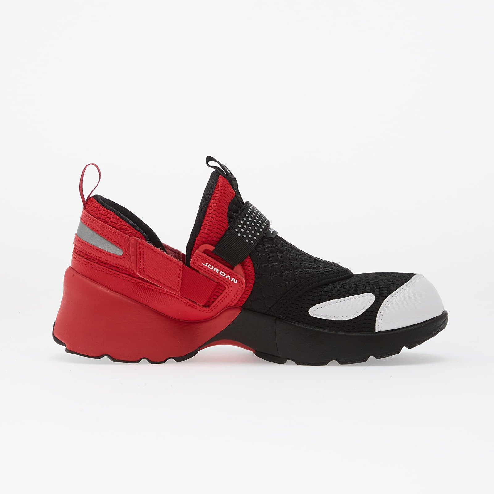 Women's sneakers and shoes Jordan Trunner Lx Black/ Sail-University Red