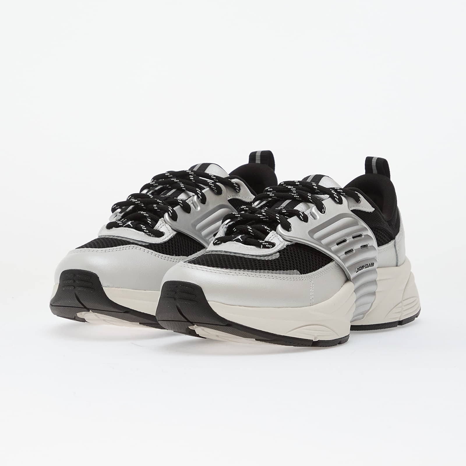 Turnschuhe und Schuhe für Männer Jordan Trunner Photon Dust/ White-Black-Sail