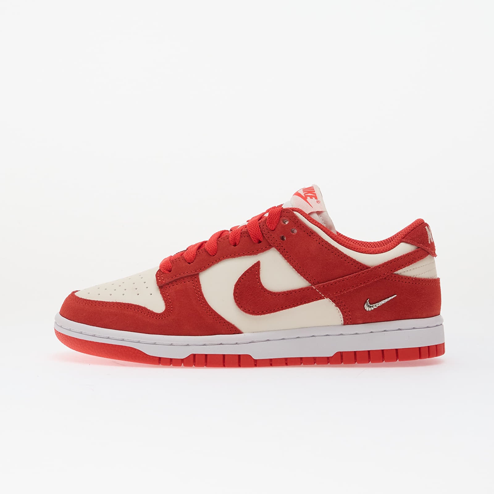 Сникърси Nike Dunk Low Sail/ Lt Crimson-White-Metallic Silver EUR 39