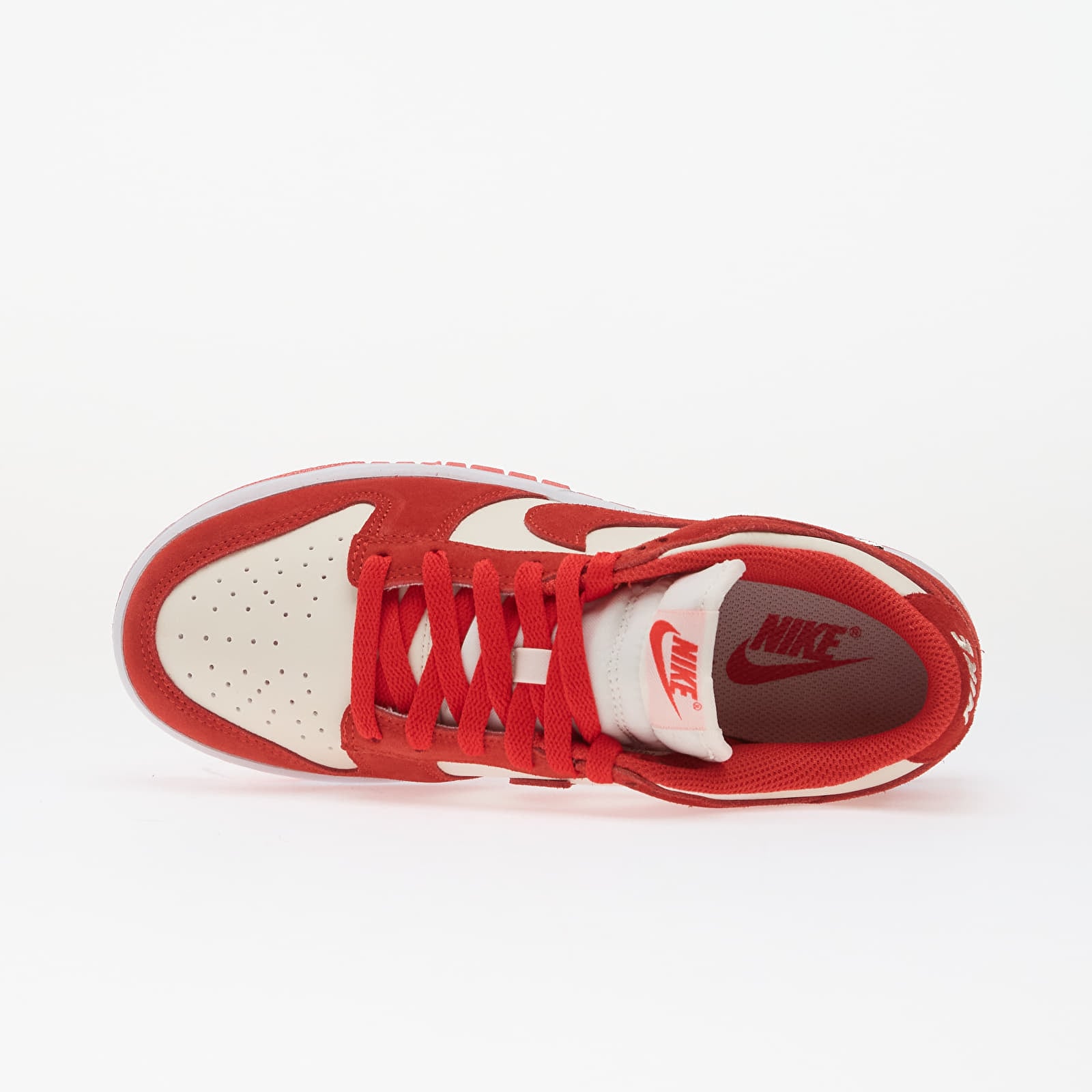 Sneakers og sko til kvinder Nike Dunk Low Sail/ Lt Crimson-White-Metallic Silver