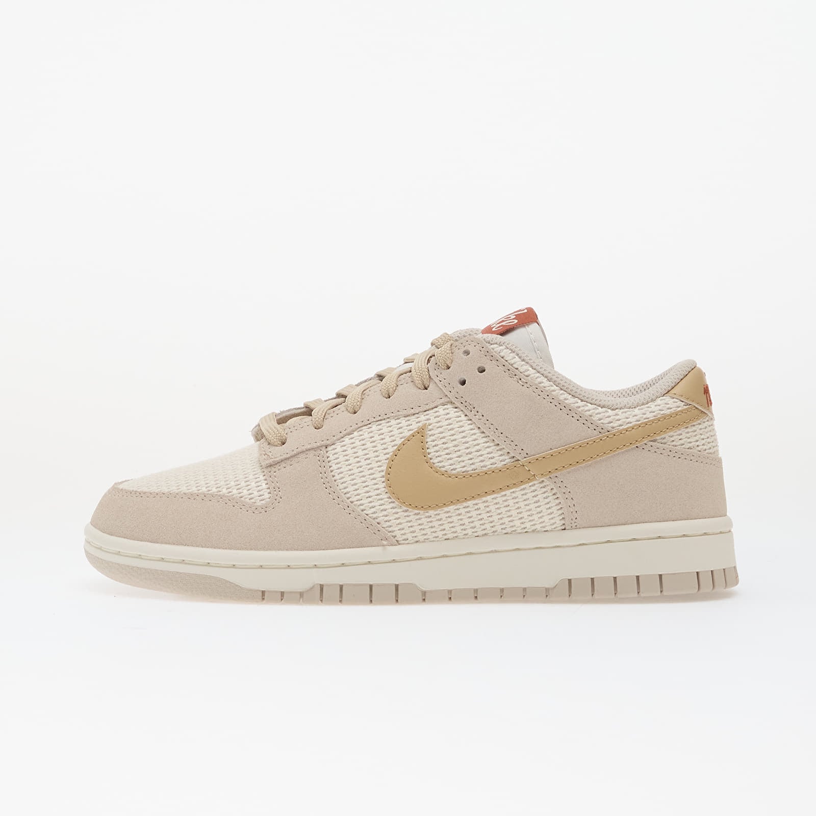 Sneakers og sko til kvinder Nike Dunk Low Se Sail/ Linen-Lt Orewood Brn-Sail