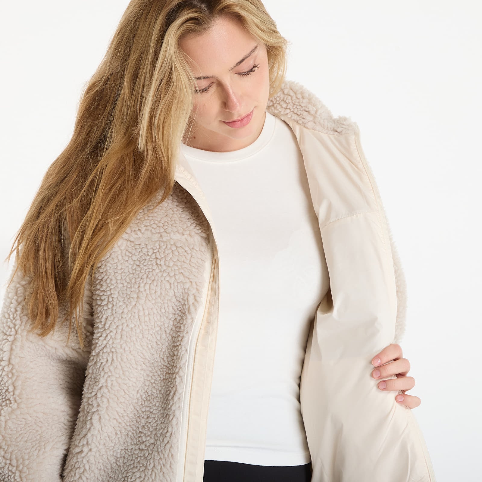 Bundy Patagonia W's Classic Retro-X Jacket Natural W/Light Violet