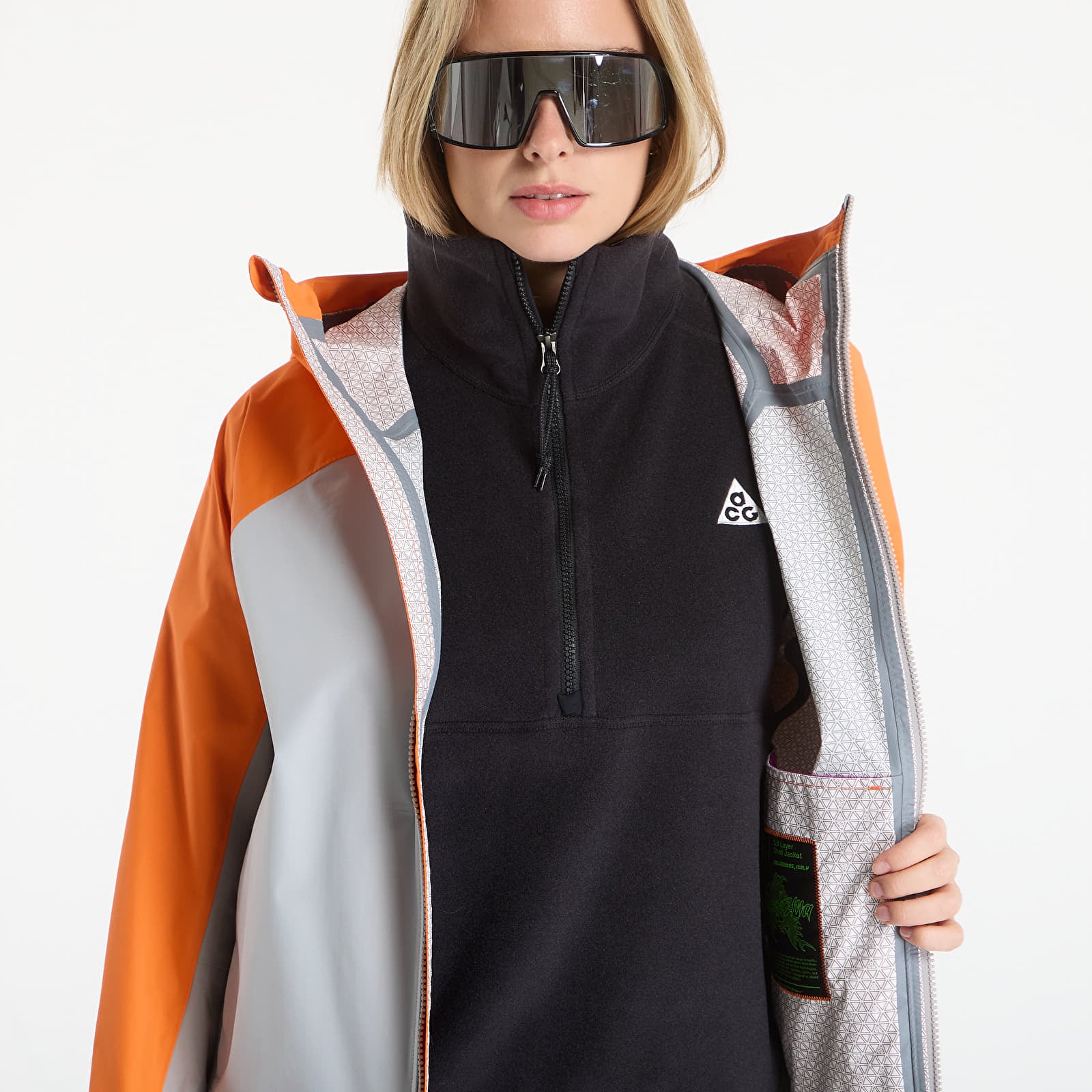 Moteriškos striukės Nike ACG "Phantazma" Women's Storm-FIT ADV Jacket Safety Orange/ Grey Fog/ Summit White