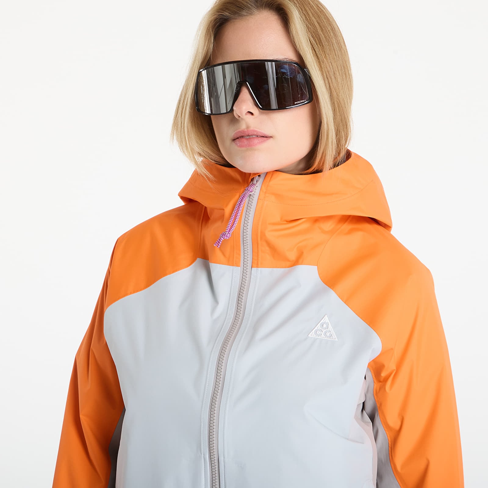 Moteriškos striukės Nike ACG "Phantazma" Women's Storm-FIT ADV Jacket Safety Orange/ Grey Fog/ Summit White