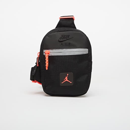 Soma uz vidukļa Jordan Jam Cordura Franchise Sling Black/ Infrared
