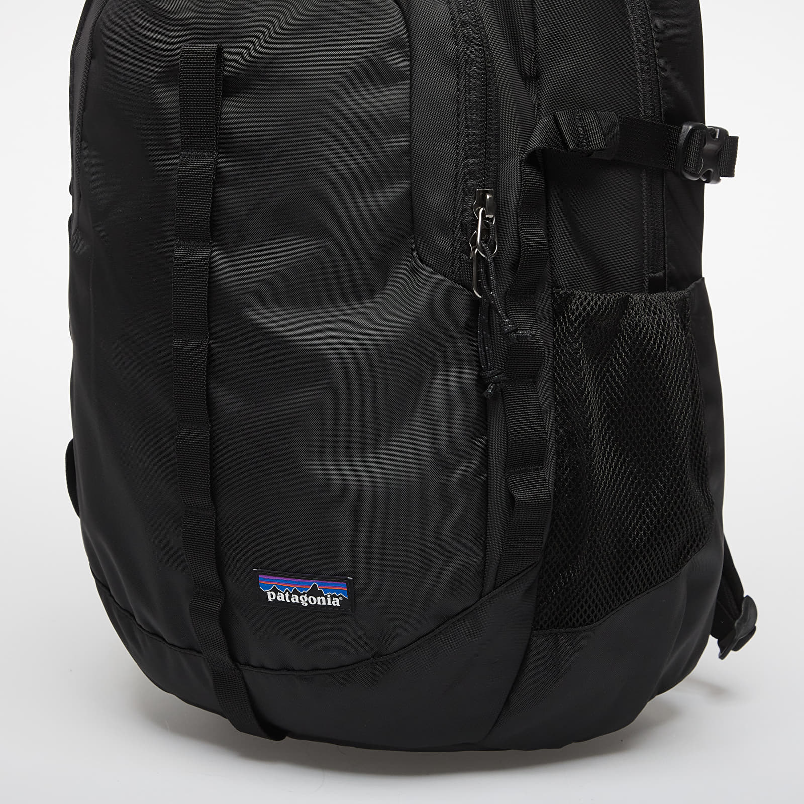 Muške torbe preko ramena Patagonia Refugio Day Pack 26L Black