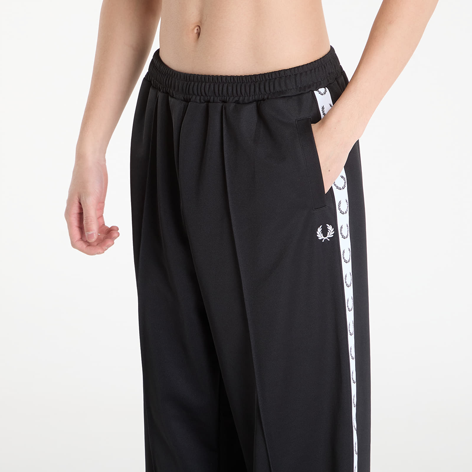 Träningsbyxor för män FRED PERRY Wide Leg Track Pant Black