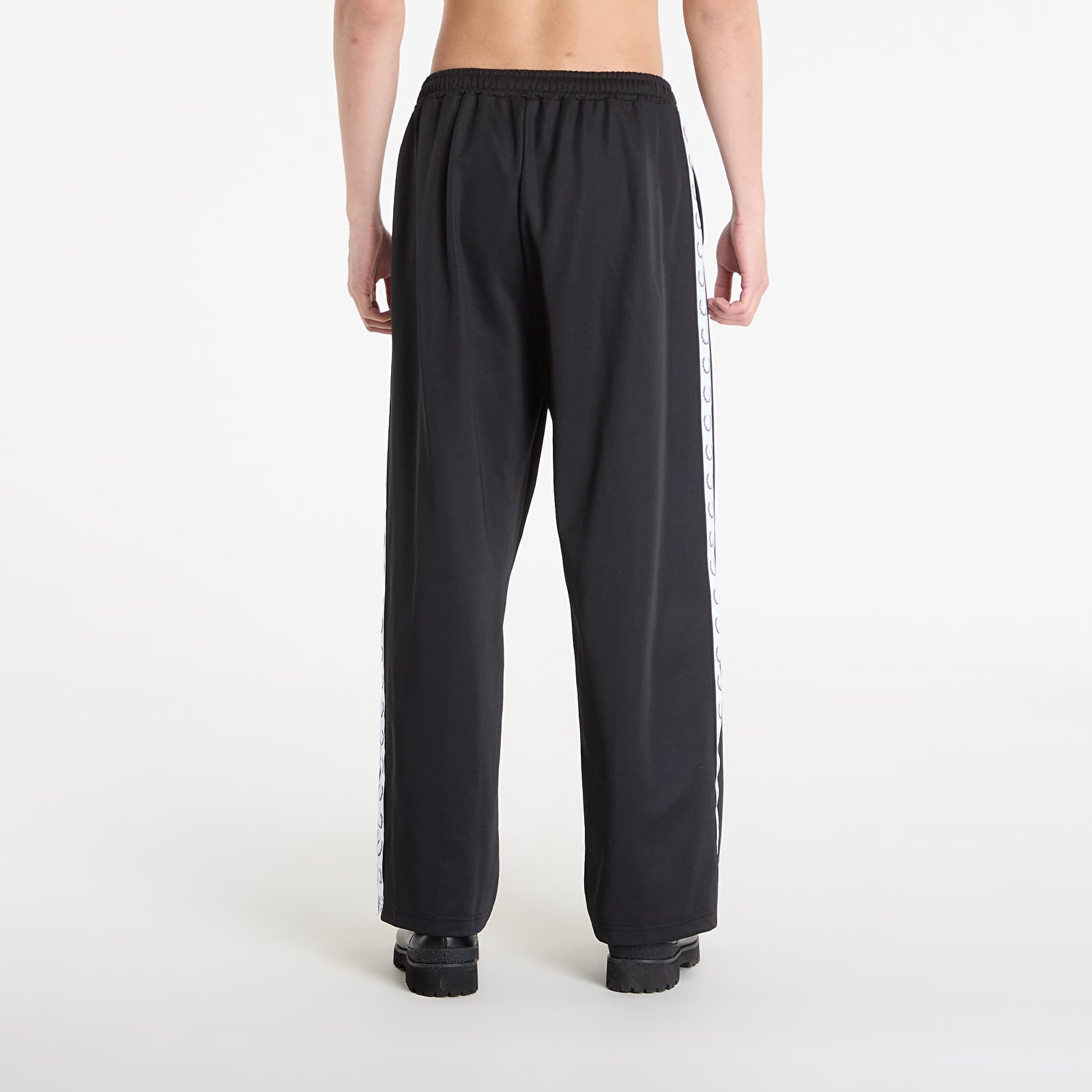 Träningsbyxor för män FRED PERRY Wide Leg Track Pant Black