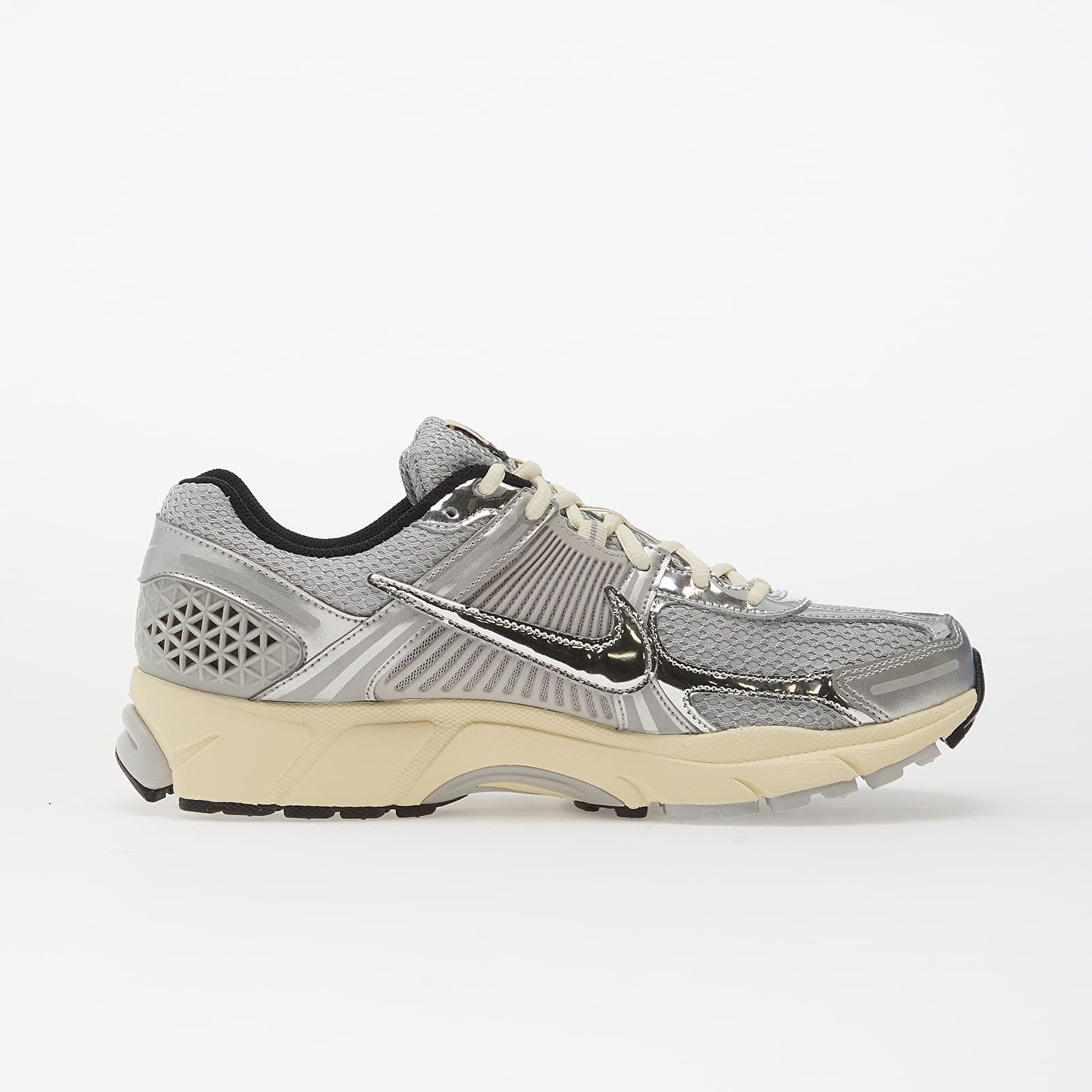 Meeste tossud ja kingad Nike Zoom Vomero 5 Grey Fog/ Chrome-Metallic Silver