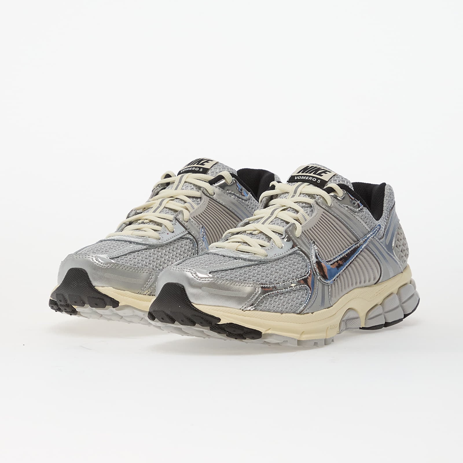 Meeste tossud ja kingad Nike Zoom Vomero 5 Grey Fog/ Chrome-Metallic Silver