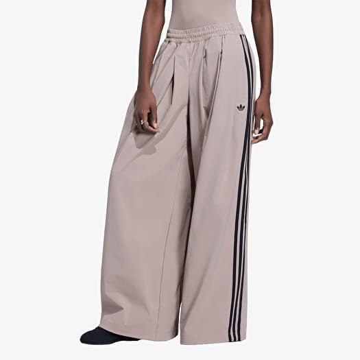 Verryttelyhousut adidas Adilenium 5.0 Og Adilenium Track Tracksuit Bottoms With Pleats Chalky Brown