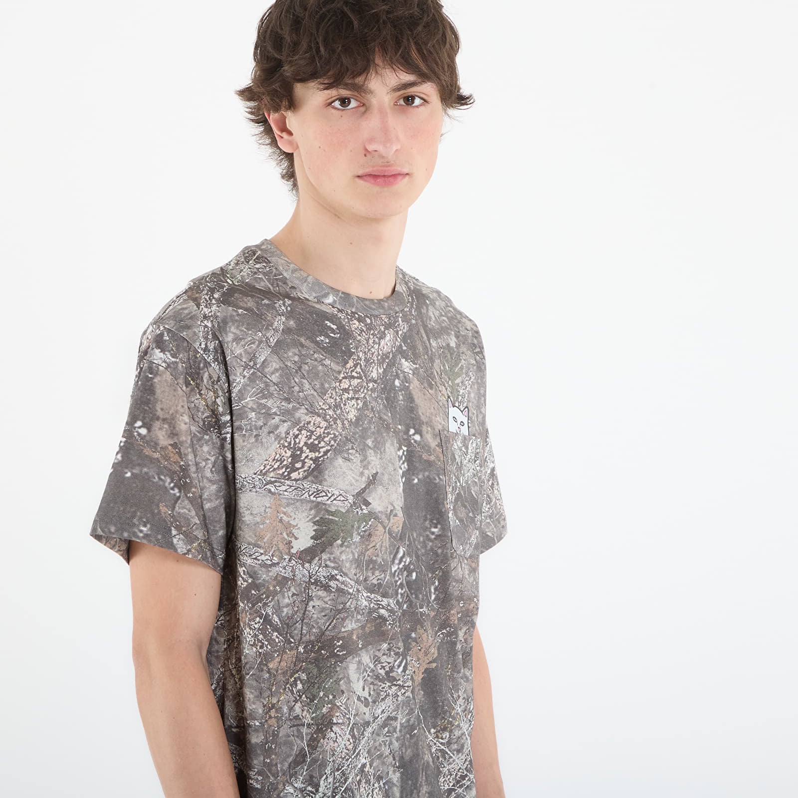 T-Shirts Männer RIPNDIP Lord Nermal Pocket Tee Nerm Tree Camo