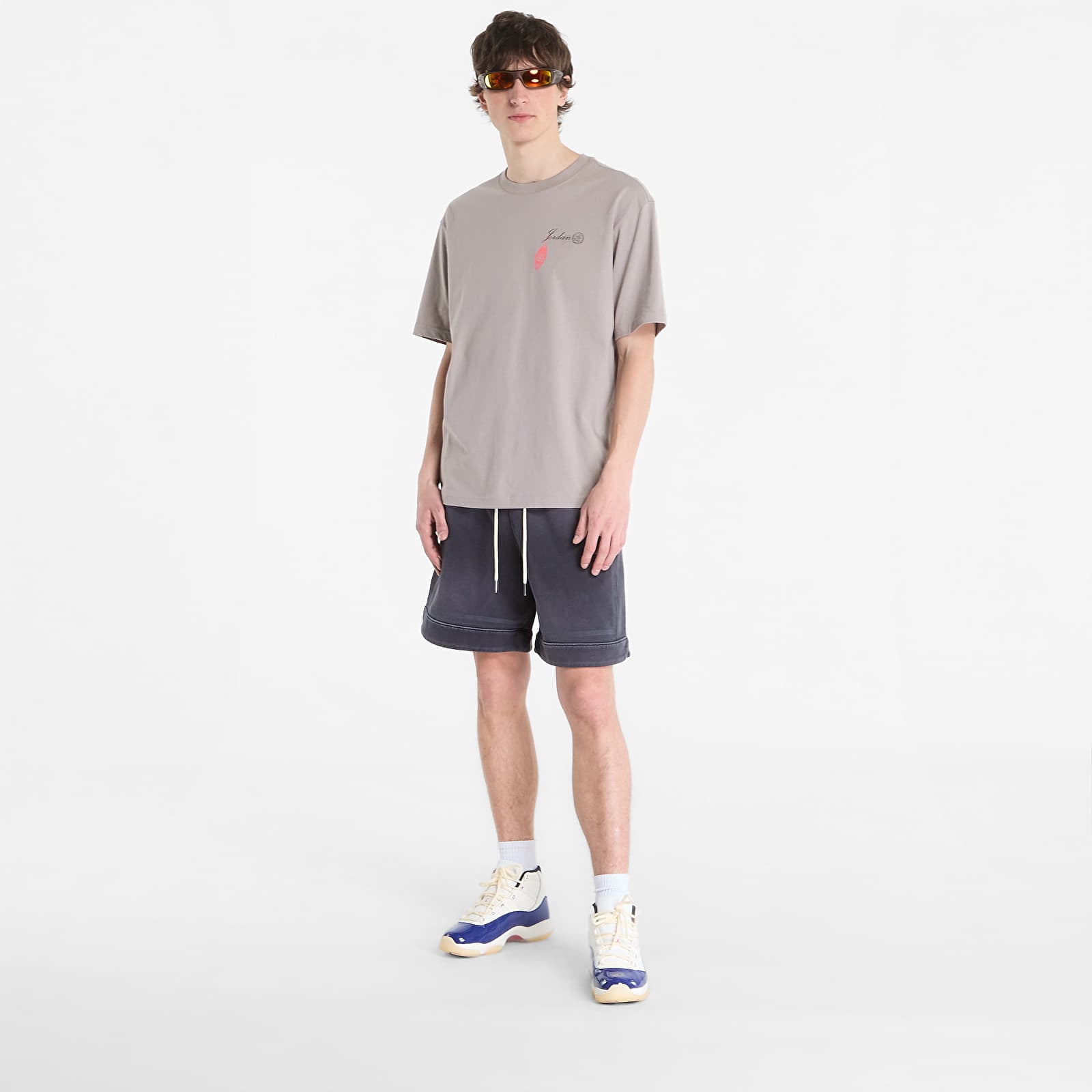 Meeste T-särgid Jordan Men's Graphic T-Shirt Enigma Stone/ Infrared 23