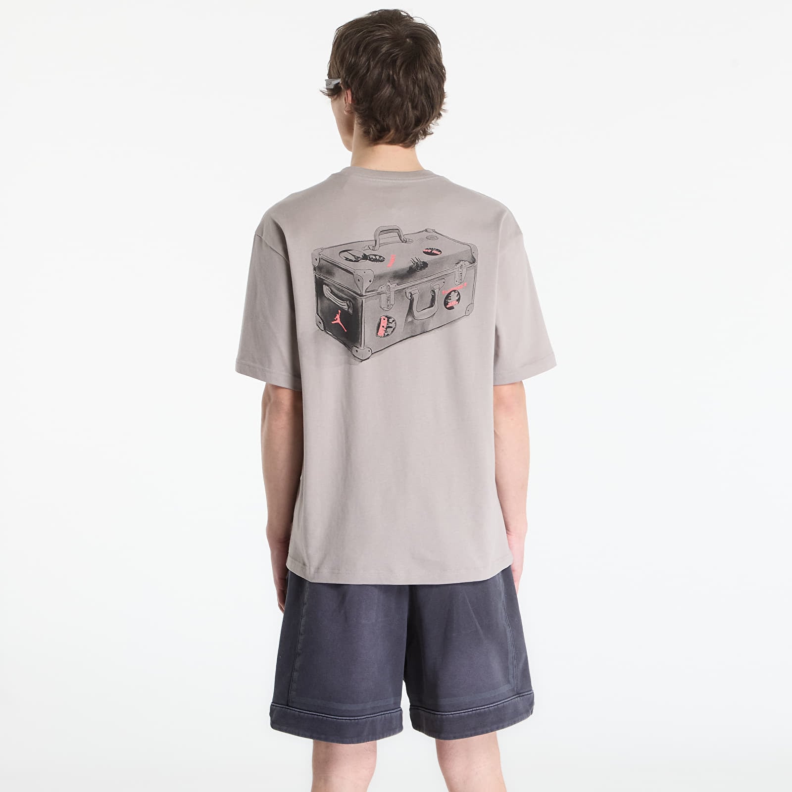 Meeste T-särgid Jordan Men's Graphic T-Shirt Enigma Stone/ Infrared 23