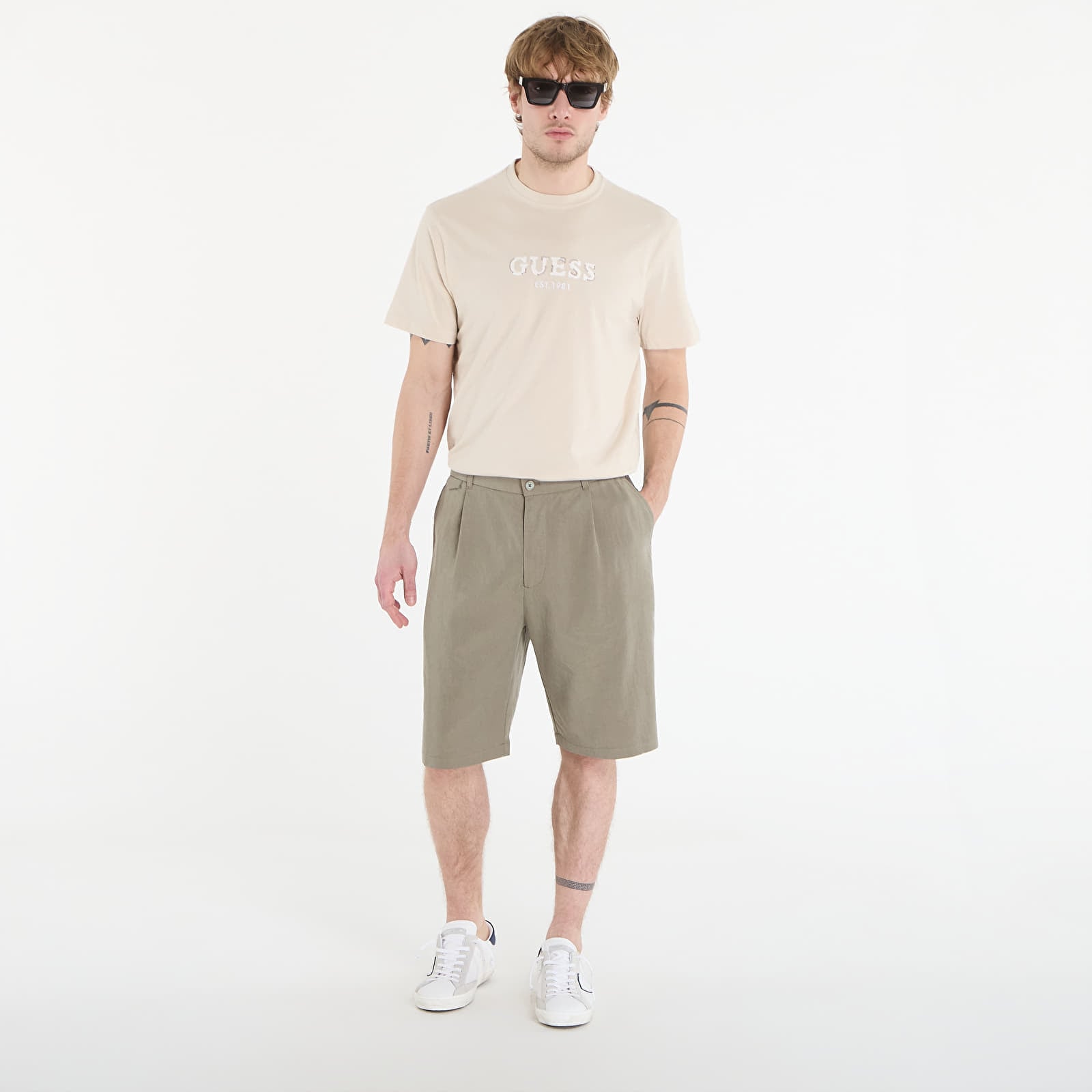 T-Shirts Guess Jeans Cn Ss Guess Logo Contrast Stitch Light Oak