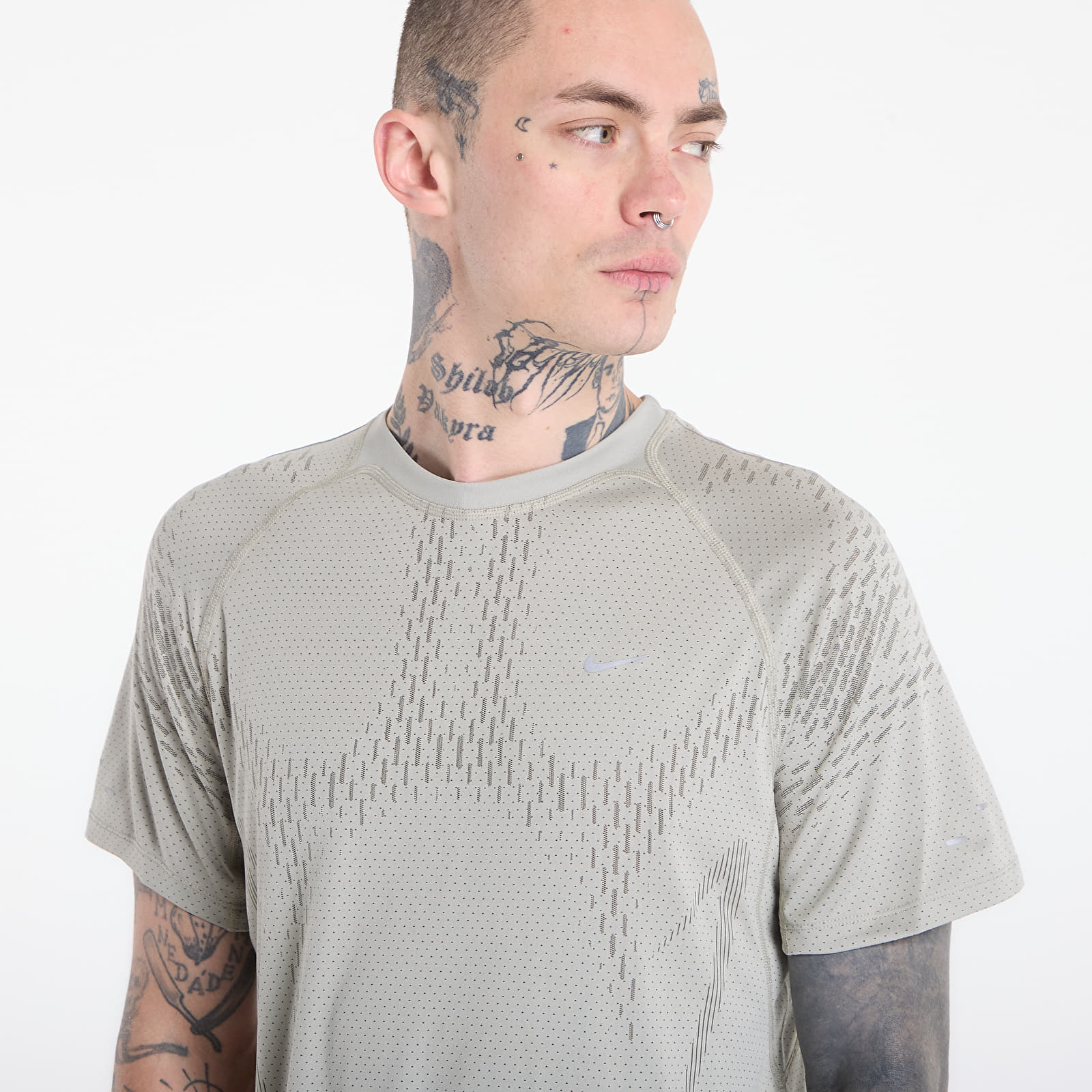 T-Shirts Männer Nike Stride Plus Men's Dri-FIT ADV Short-Sleeve Running Top Spruce Fog/ Light Army/ Reflective Silv