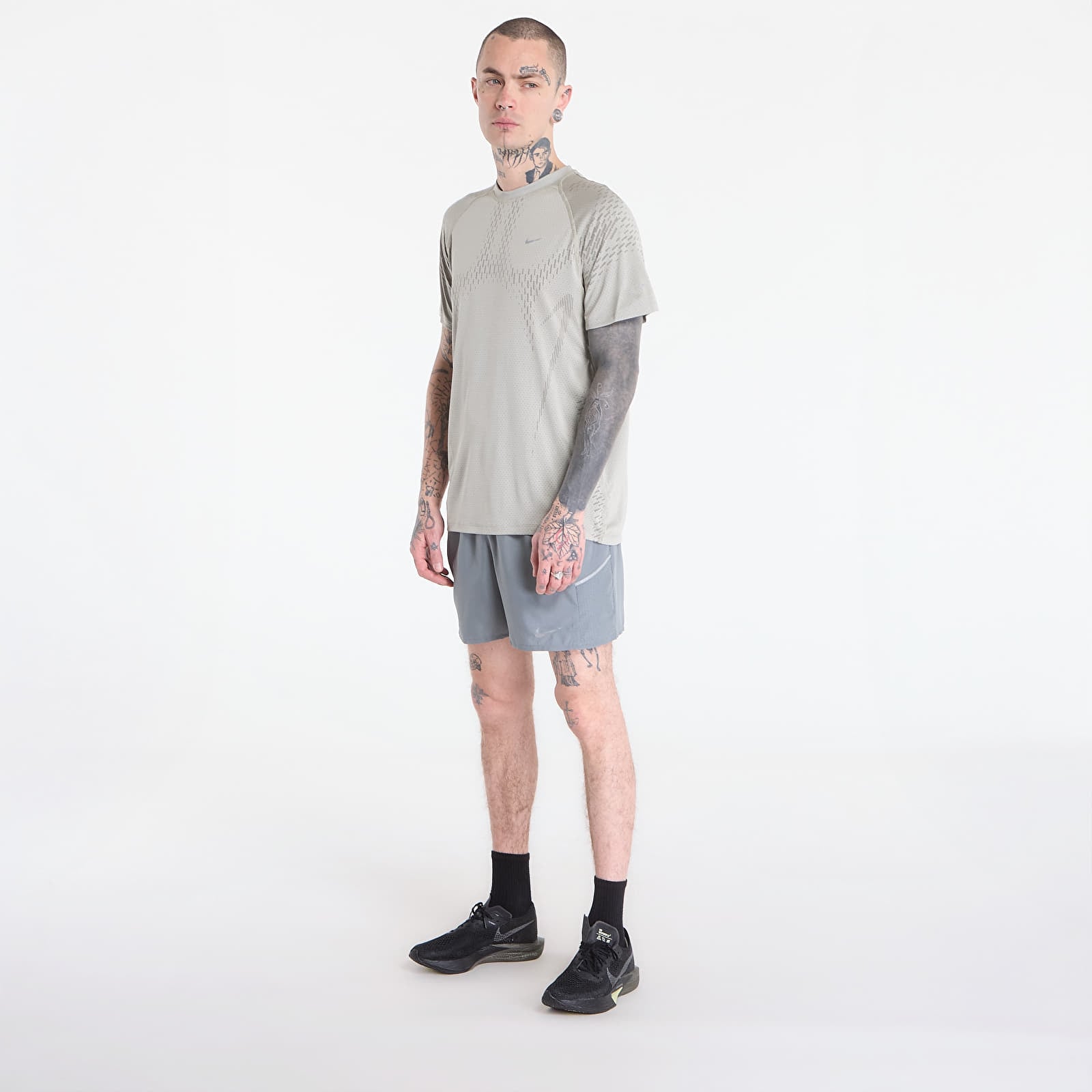 T-Shirts Männer Nike Stride Plus Men's Dri-FIT ADV Short-Sleeve Running Top Spruce Fog/ Light Army/ Reflective Silv