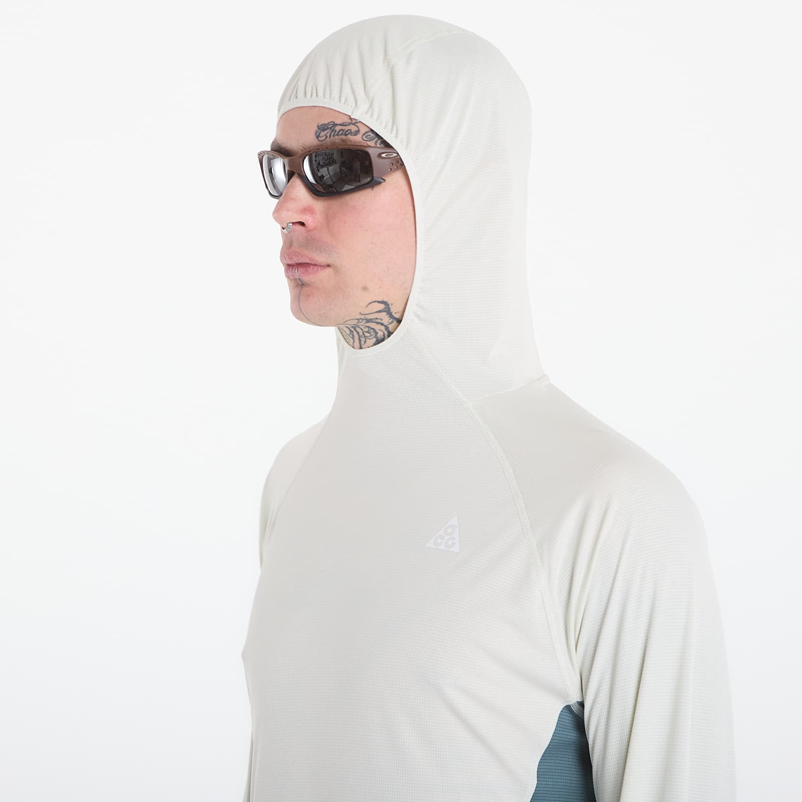 T-Shirts Männer Nike ACG "Solar Chase" Men's Dri-FIT UV Long-Sleeve Hooded Top Sea Glass/ Mineral Slate/ Summit White