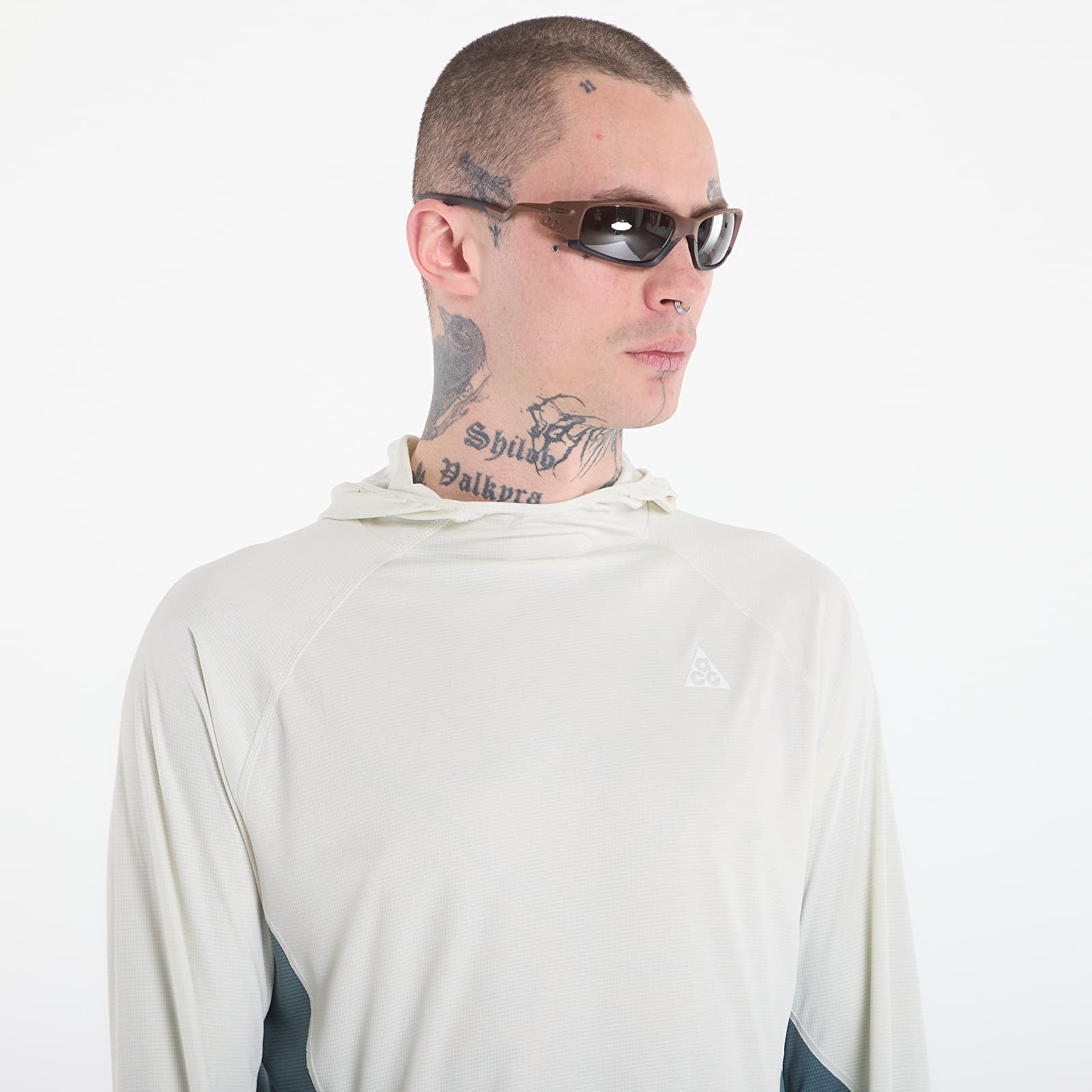 T-Shirts Männer Nike ACG "Solar Chase" Men's Dri-FIT UV Long-Sleeve Hooded Top Sea Glass/ Mineral Slate/ Summit White