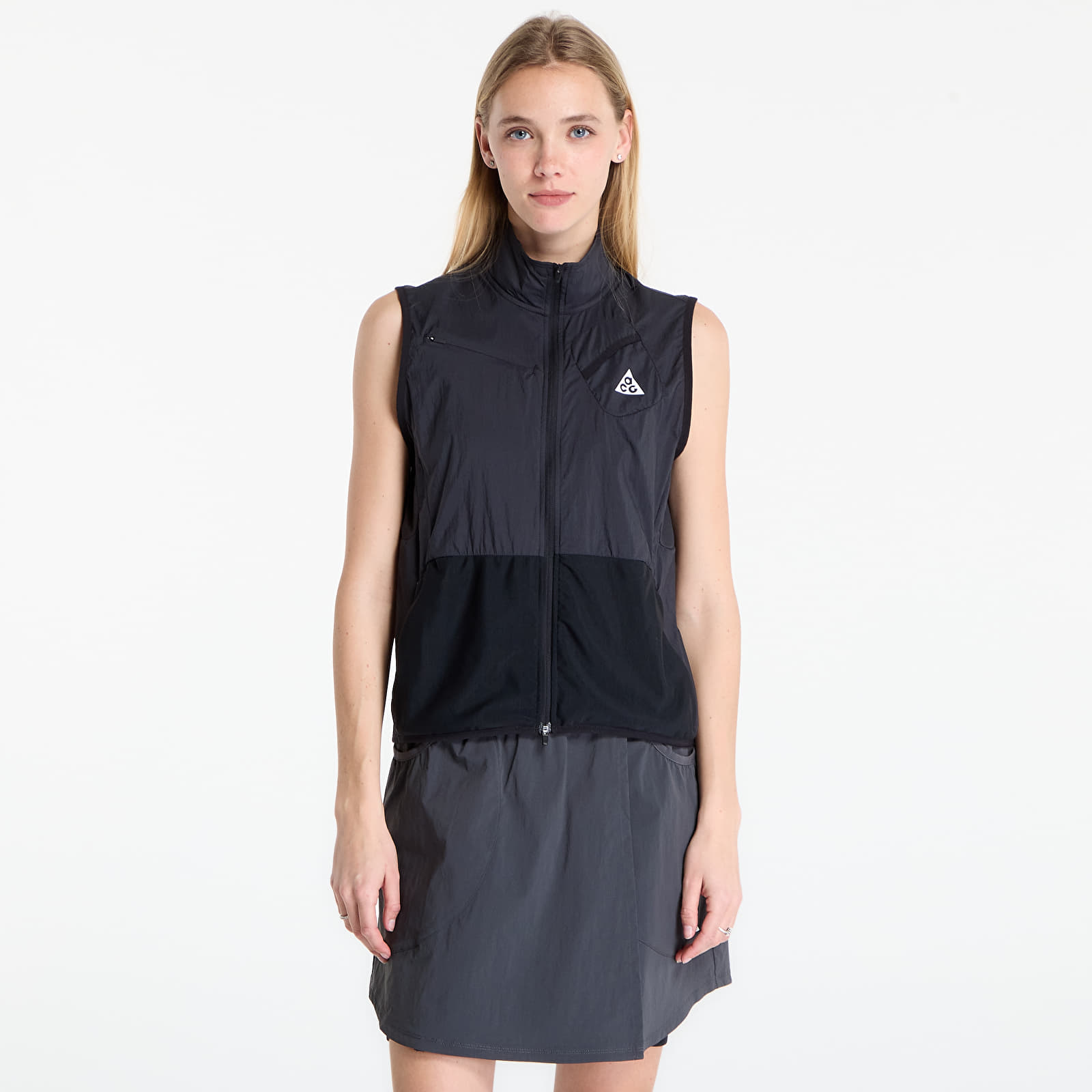 Cardigans til kvinder Nike ACG Women's Trail Running Vest Black/ Summit White