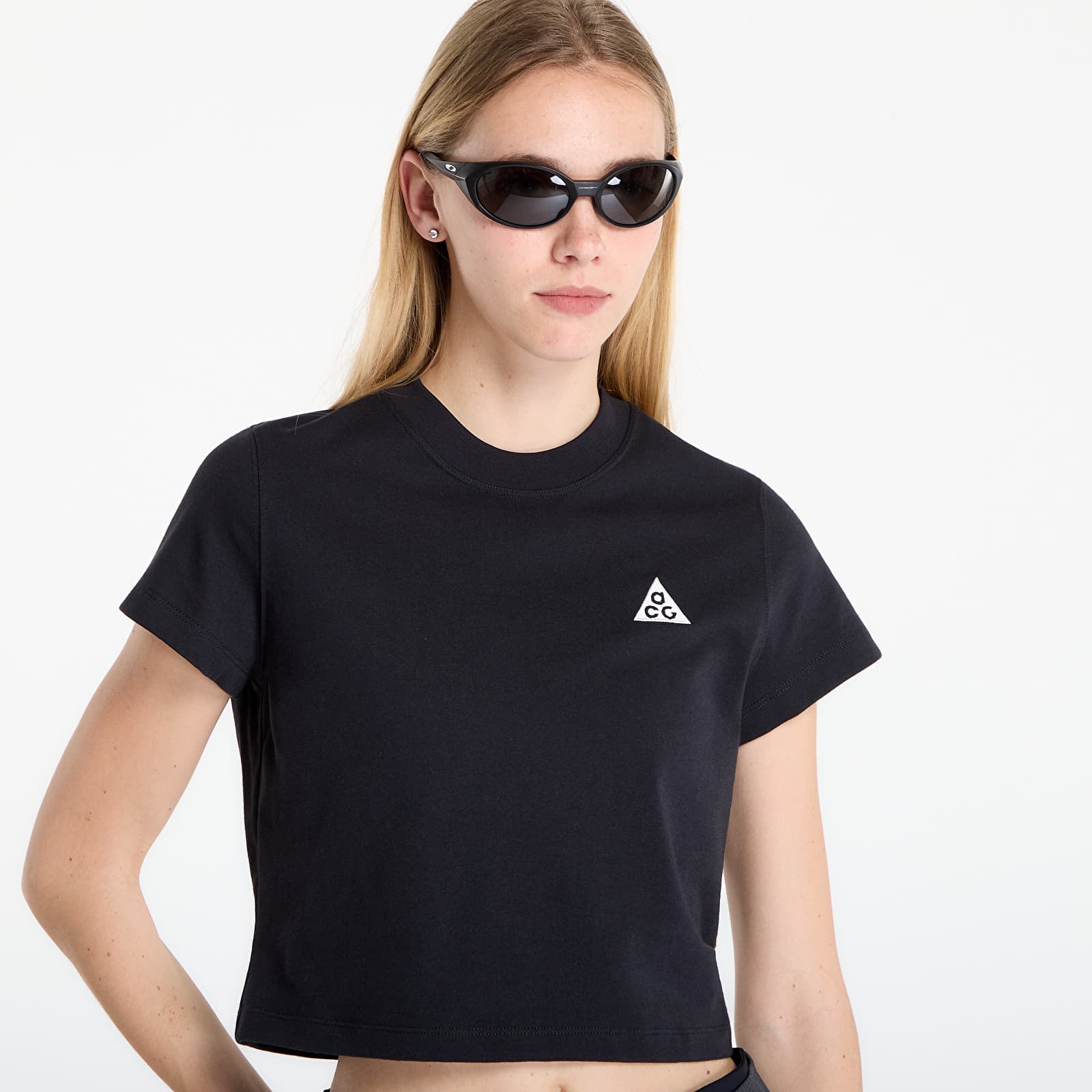 Dámská trička Nike ACG Women's Dri-FIT Short-Sleeve Top Black/ Summit White