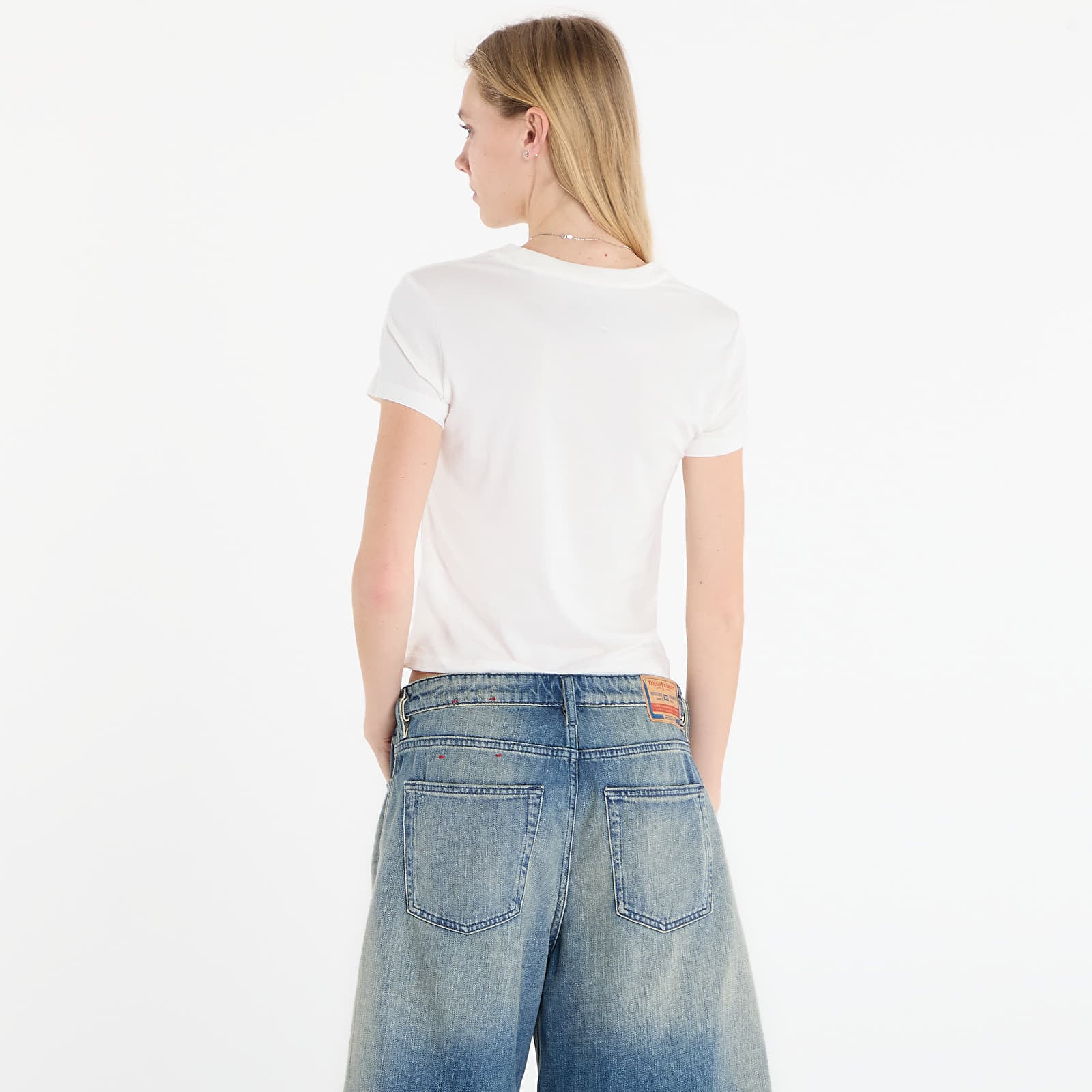 T-shirts för kvinnor Nike Sportswear Chill Knit Women's Slim Cropped T-Shirt Sail