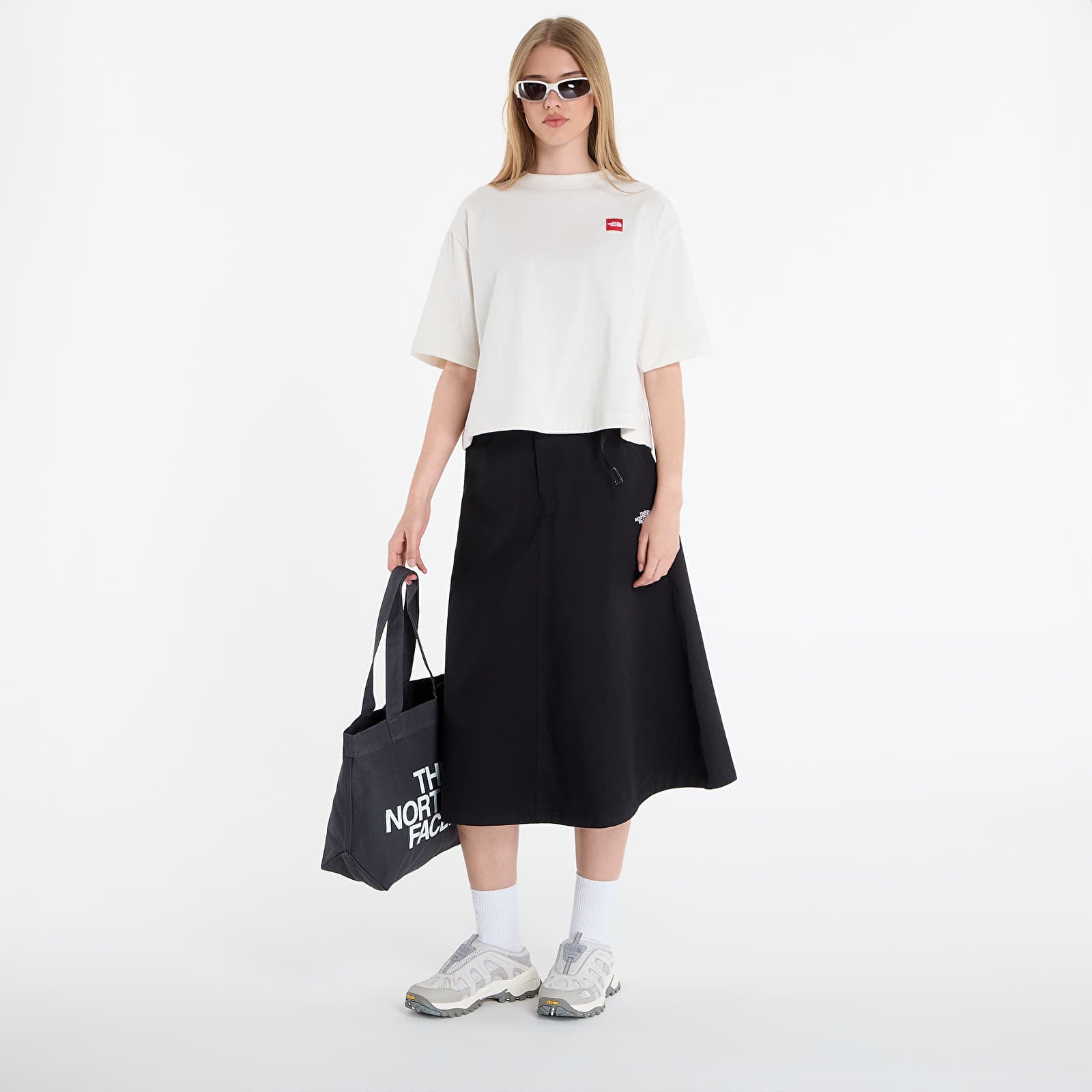 T-särgid The North Face Redbox S/S Boxy Tee White Dune