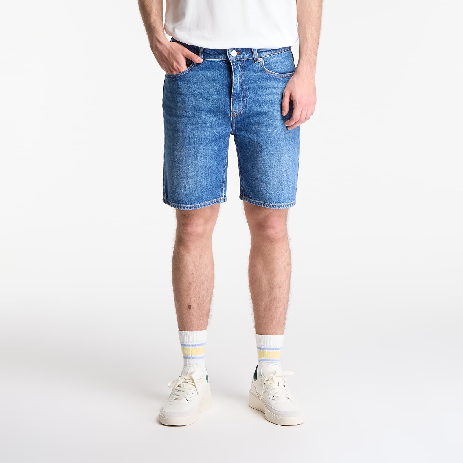 Kraťasy LACOSTE Bermuda Shorts Washed Deep Medium