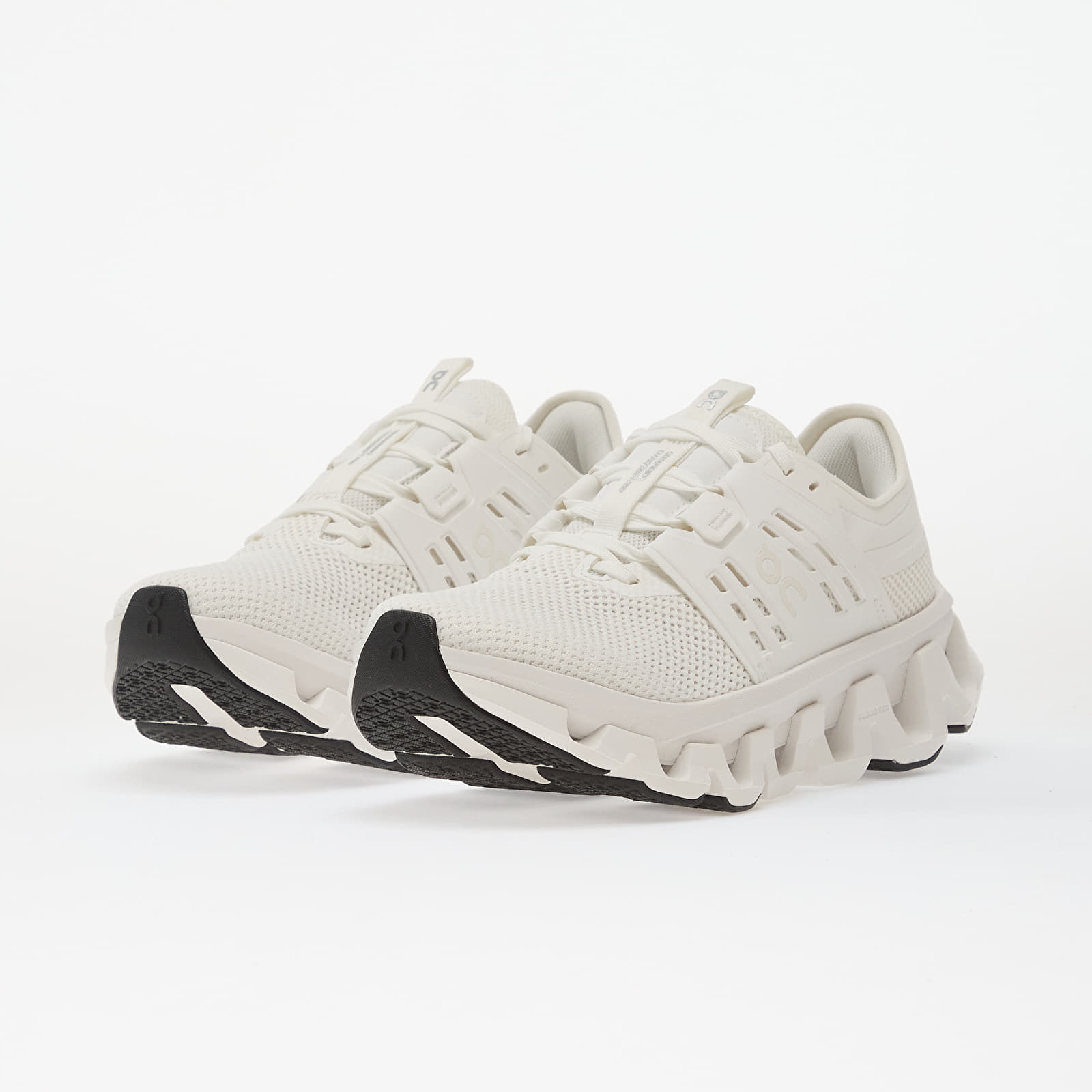 Sneakers und Schuhe für Frauen On W Cloudswift Amp White/ White