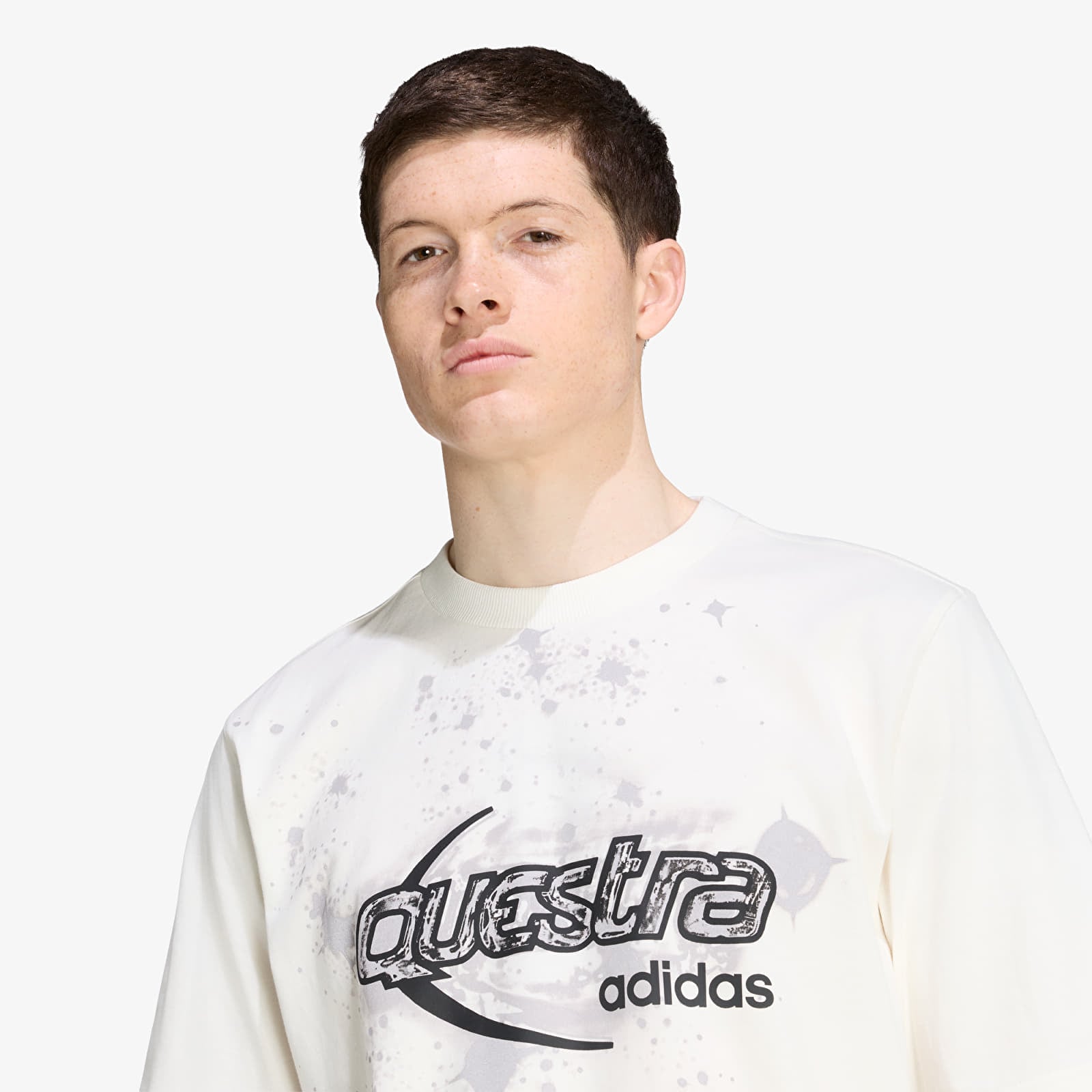 T-shirts til mænd adidas Adilenium Season 5 Questra Graphic T-Shirt Off White