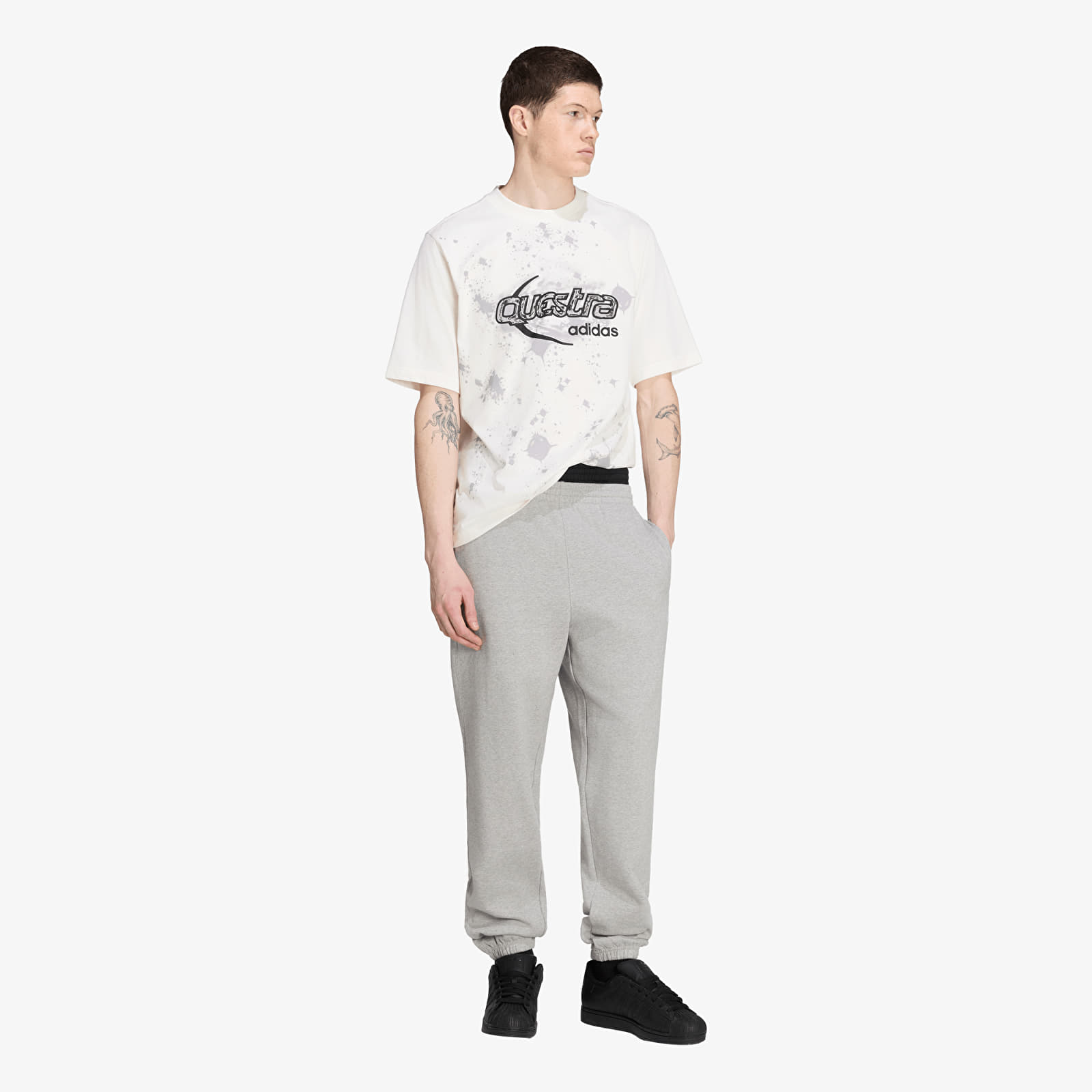 T-shirts til mænd adidas Adilenium Season 5 Questra Graphic T-Shirt Off White