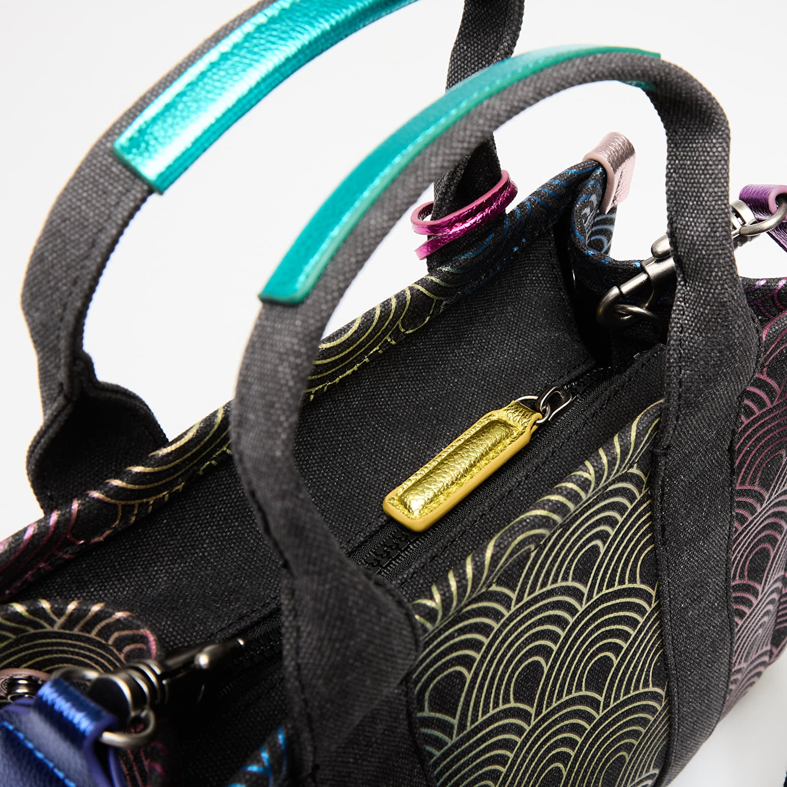 Kabelky Kurt Geiger Small Southbank Tote Black/ Other