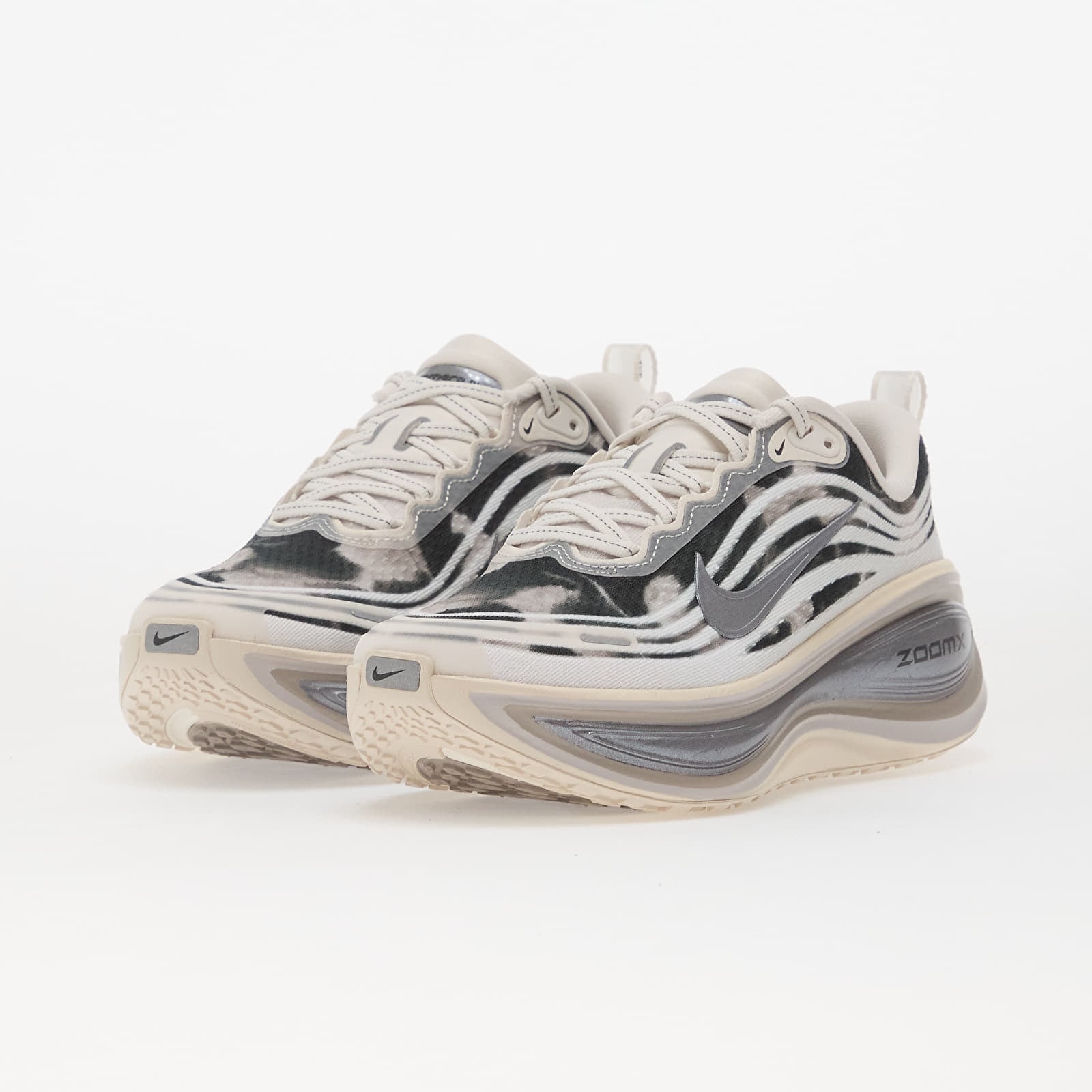 Sneakers och skor för kvinnor Nike Vomero Plus Se Phantom/ Pencil Point-Anthracite