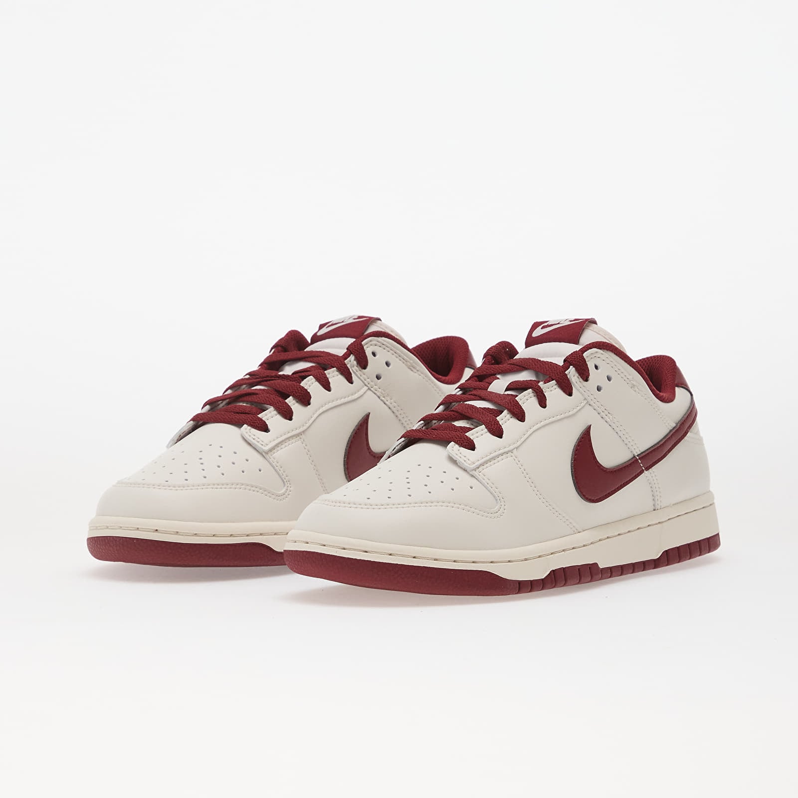Men's sneakers and shoes Nike Dunk Low Retro Phantom/ Team Red-Phantom