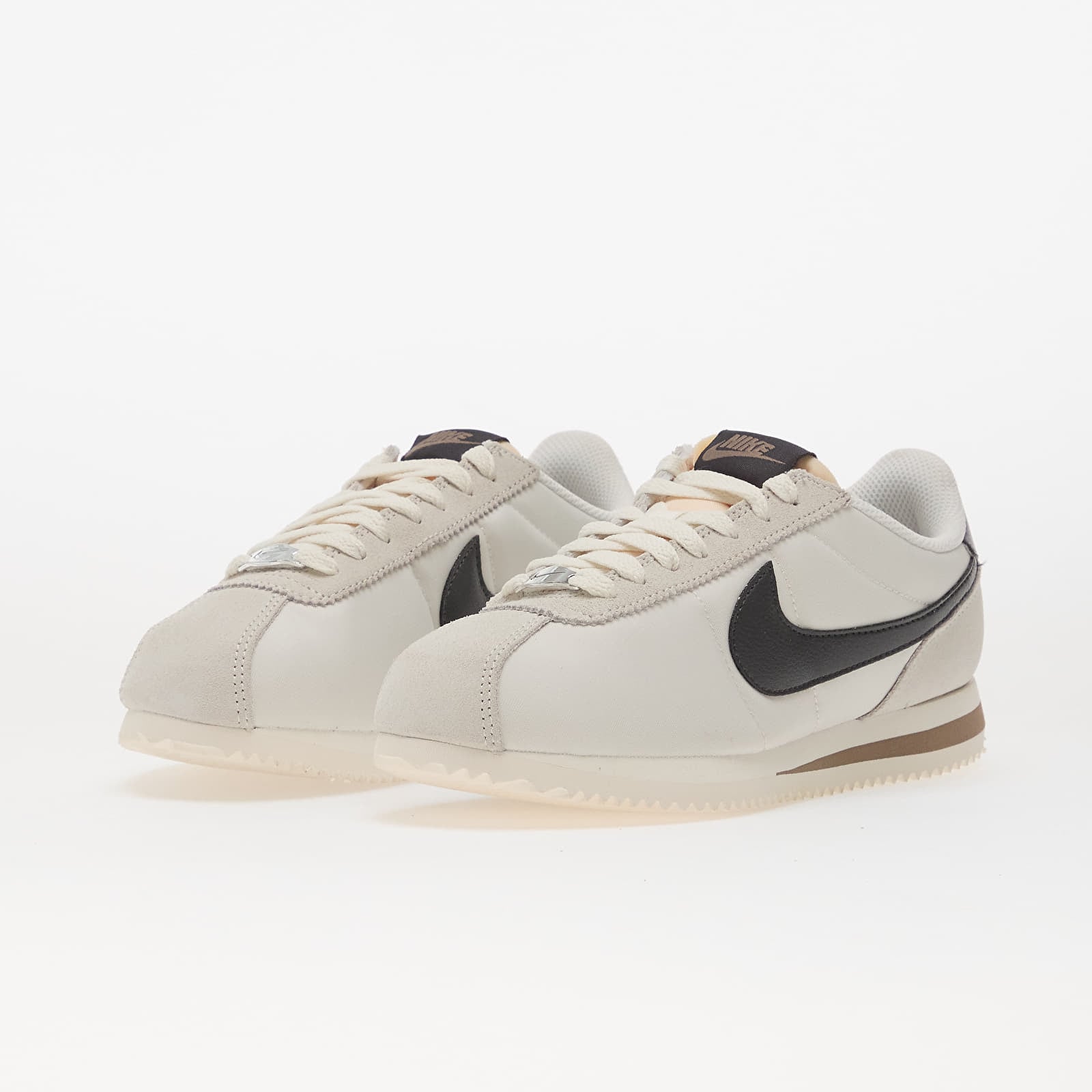 Women's sneakers and shoes Nike W Cortez Phantom/ Off Noir-Sail-Mink Brown