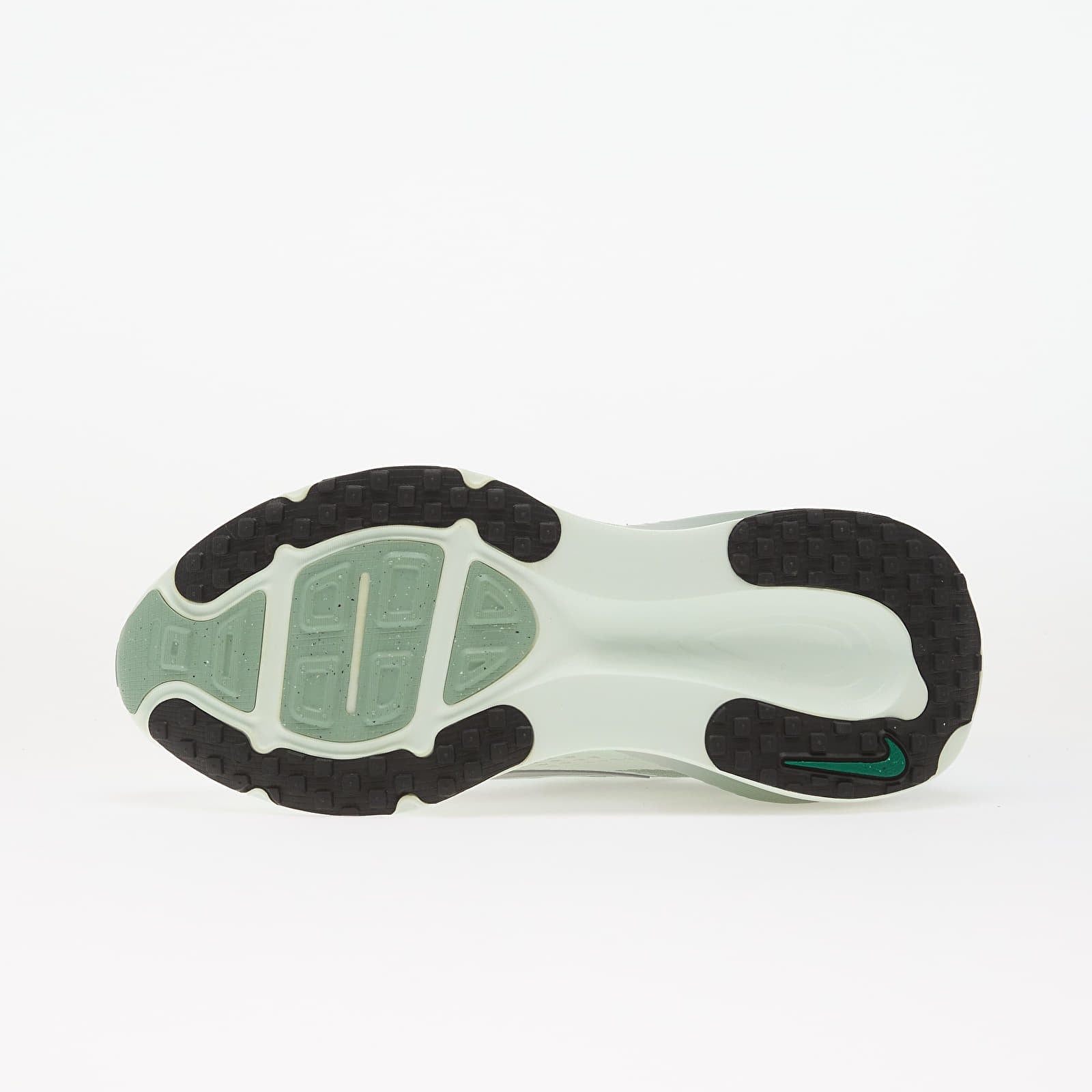 Sneakers och skor för kvinnor Nike Vomero 18 Barely Green/ Metallic Silver-Steam