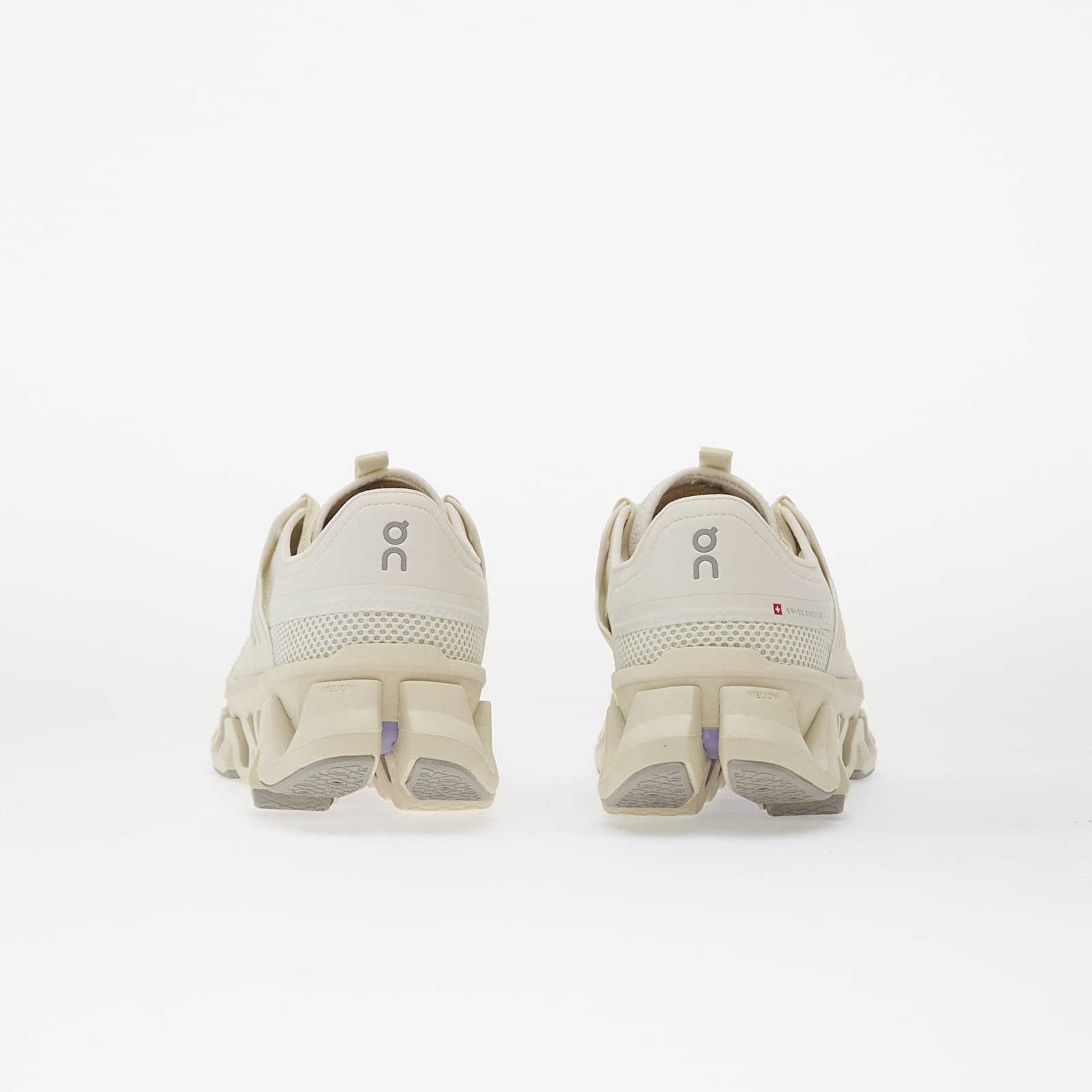 Sneakers och skor för kvinnor On W Cloudswift Amp Ivory/ Ghost