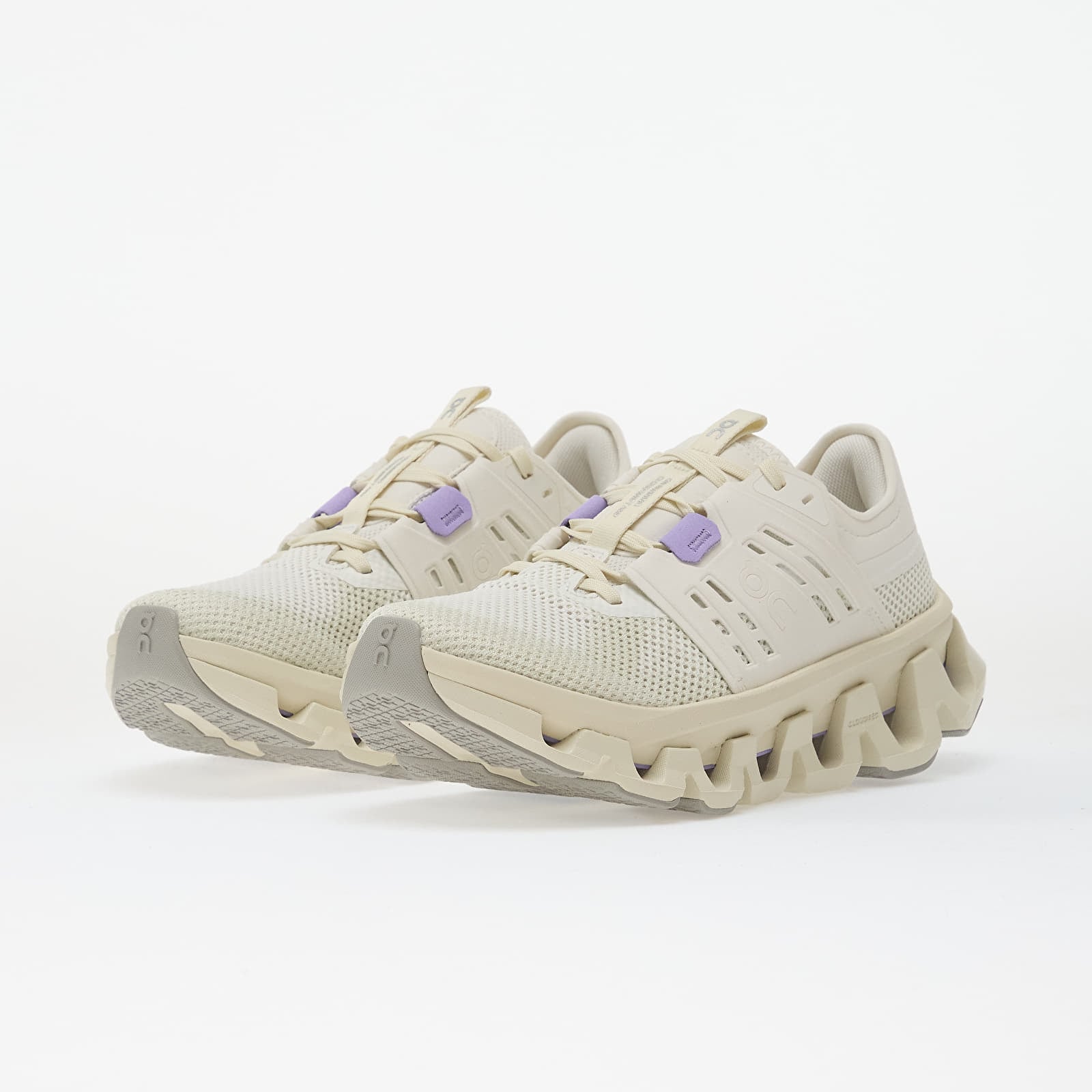 Sneakers och skor för kvinnor On W Cloudswift Amp Ivory/ Ghost