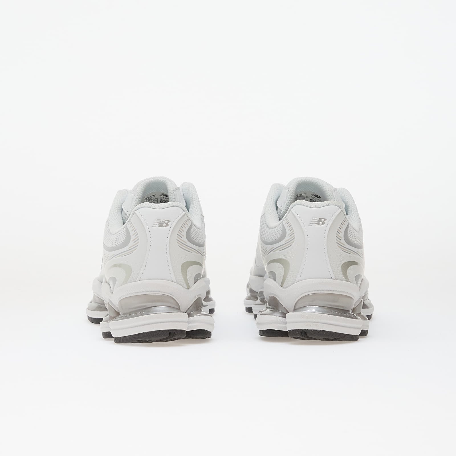 Încălțăminte și sneakerși pentru bărbați New Balance 2000 White/ Silver Metallic