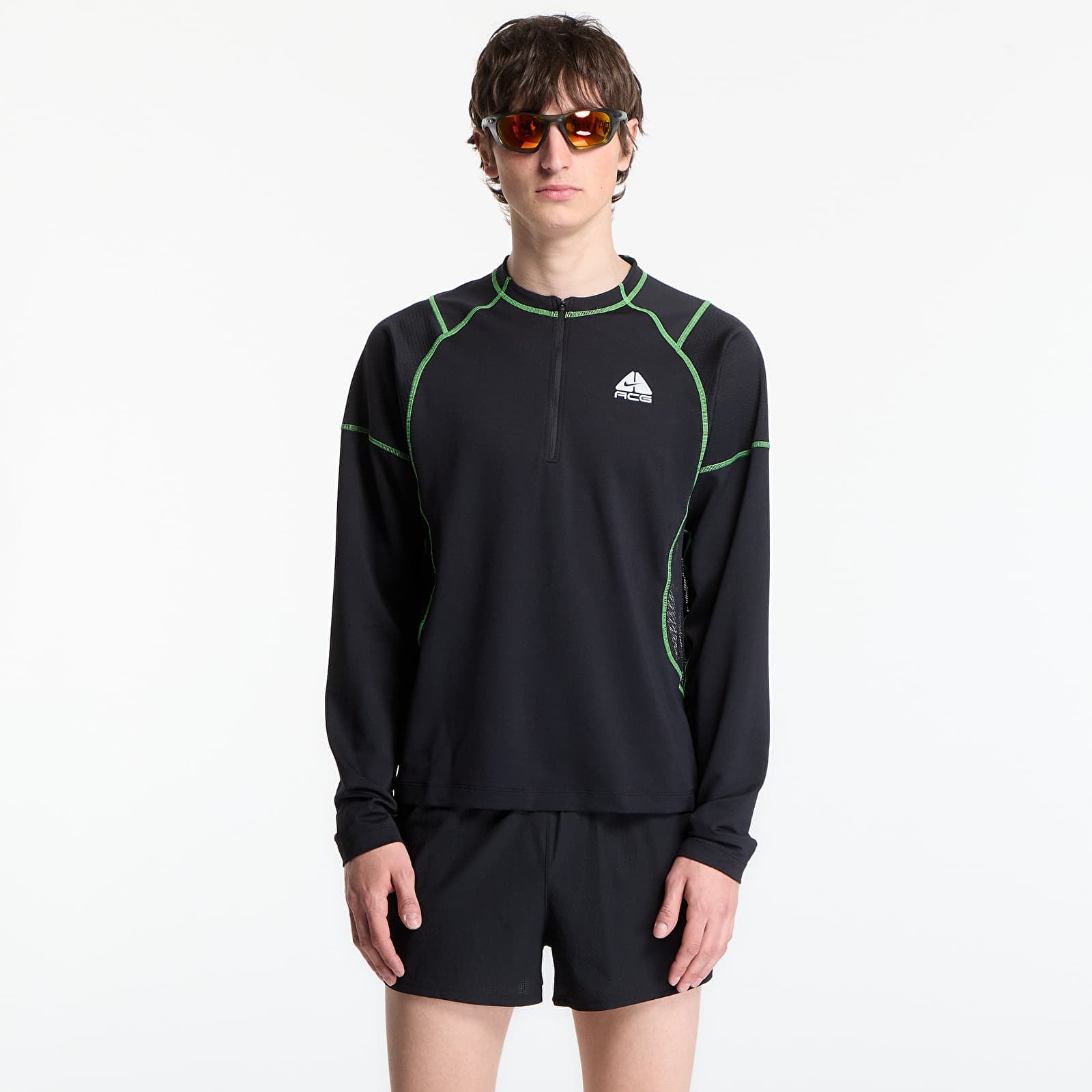 Pánske tričká Nike ACG "Vault" Dri-FIT Long-Sleeve Top Black/ Mean Green/ Summit White