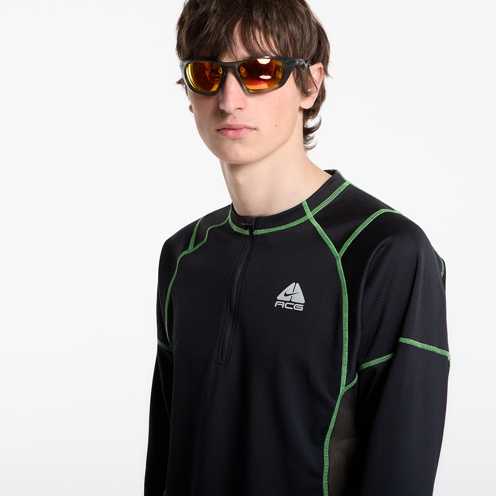 Pánske tričká Nike ACG "Vault" Dri-FIT Long-Sleeve Top Black/ Mean Green/ Summit White