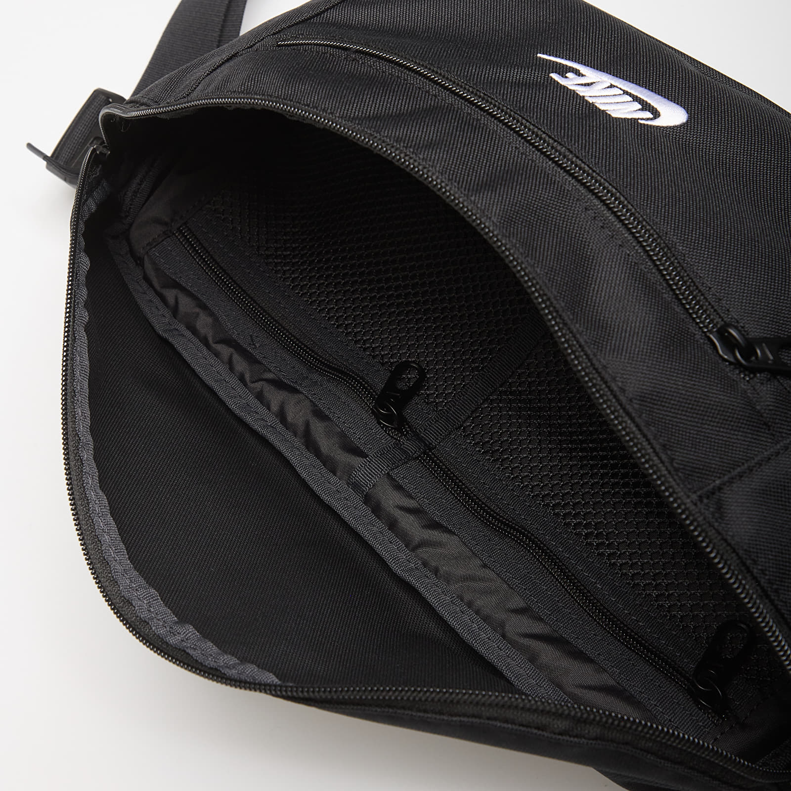 Herre bæltetasker Nike Heritage Waistpack 8L Black/ Black/ White