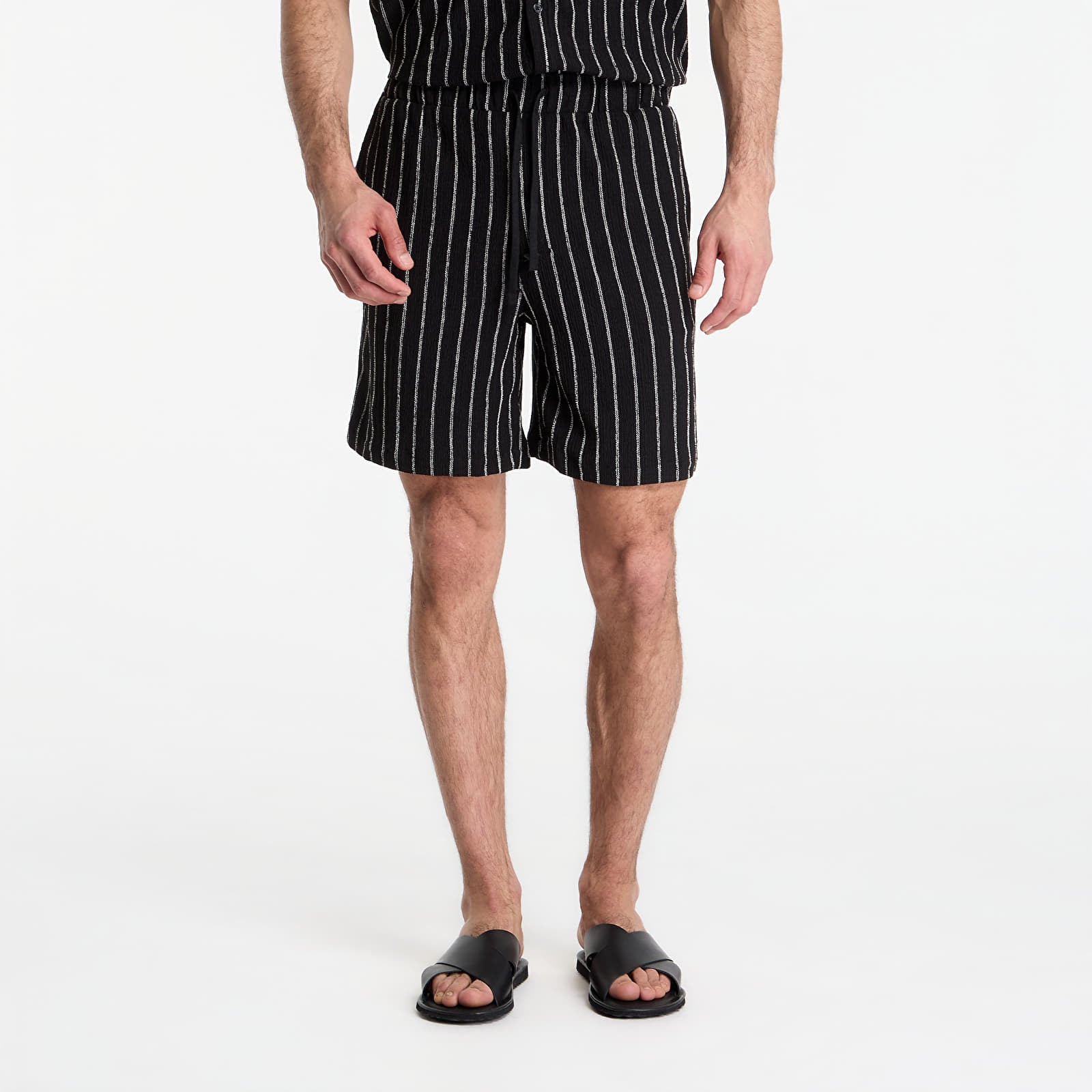 Shorts Urban Classics Striped Crinkle Resort Shorts Black/ Off White